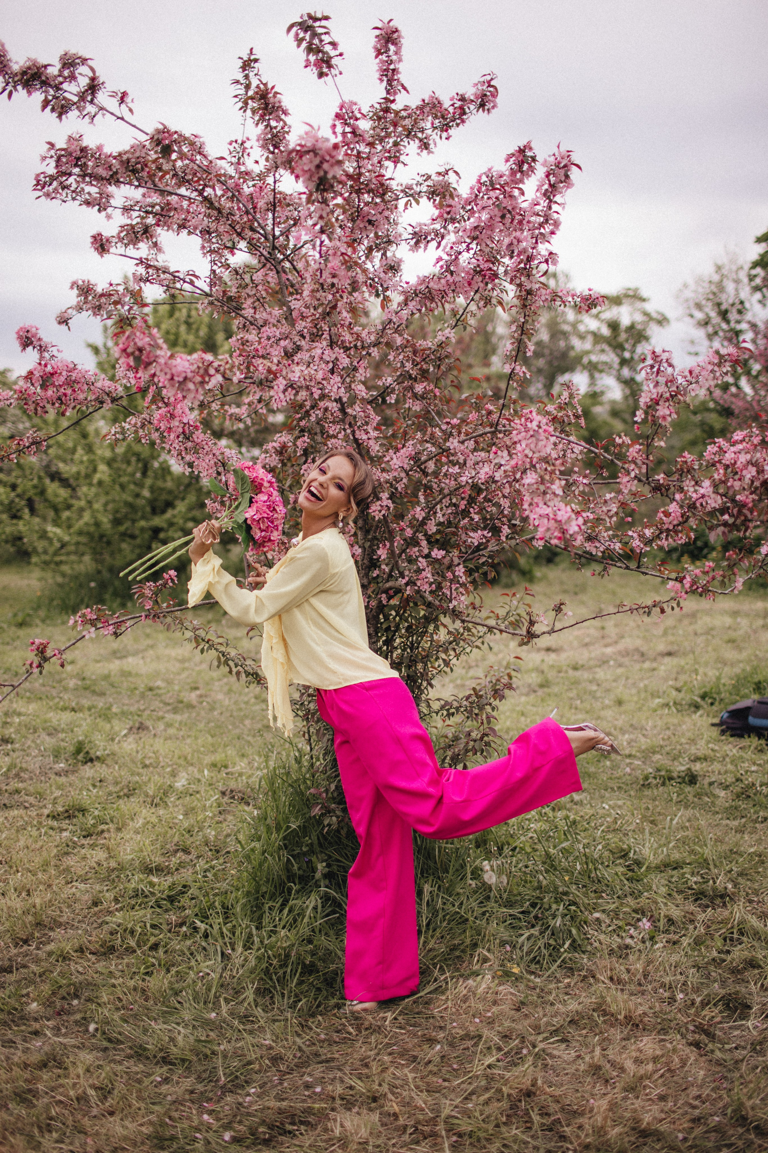 Фотосъемки в цветущих садах. Свадебный и семейный фотограф Спб Бошман Ирина