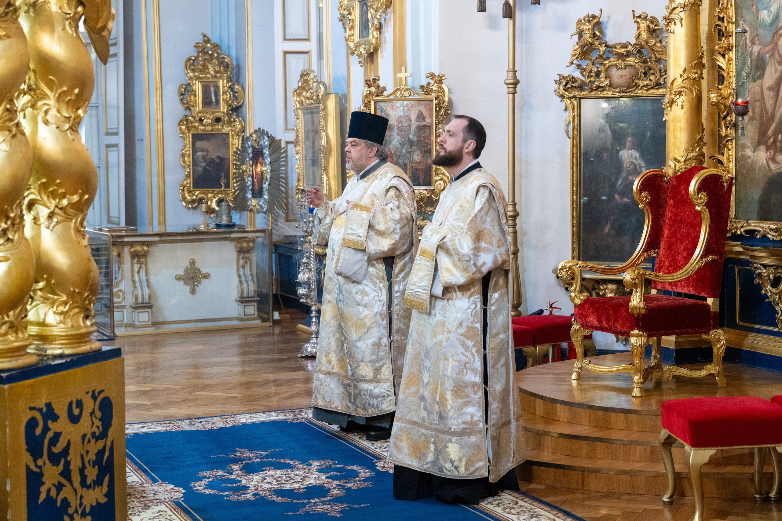 Праздничное бдение в Николо-Богоявленском морском соборе. НИКОЛО-БОГОЯВЛЕНСКИЙ МОРСКОЙ СОБОР