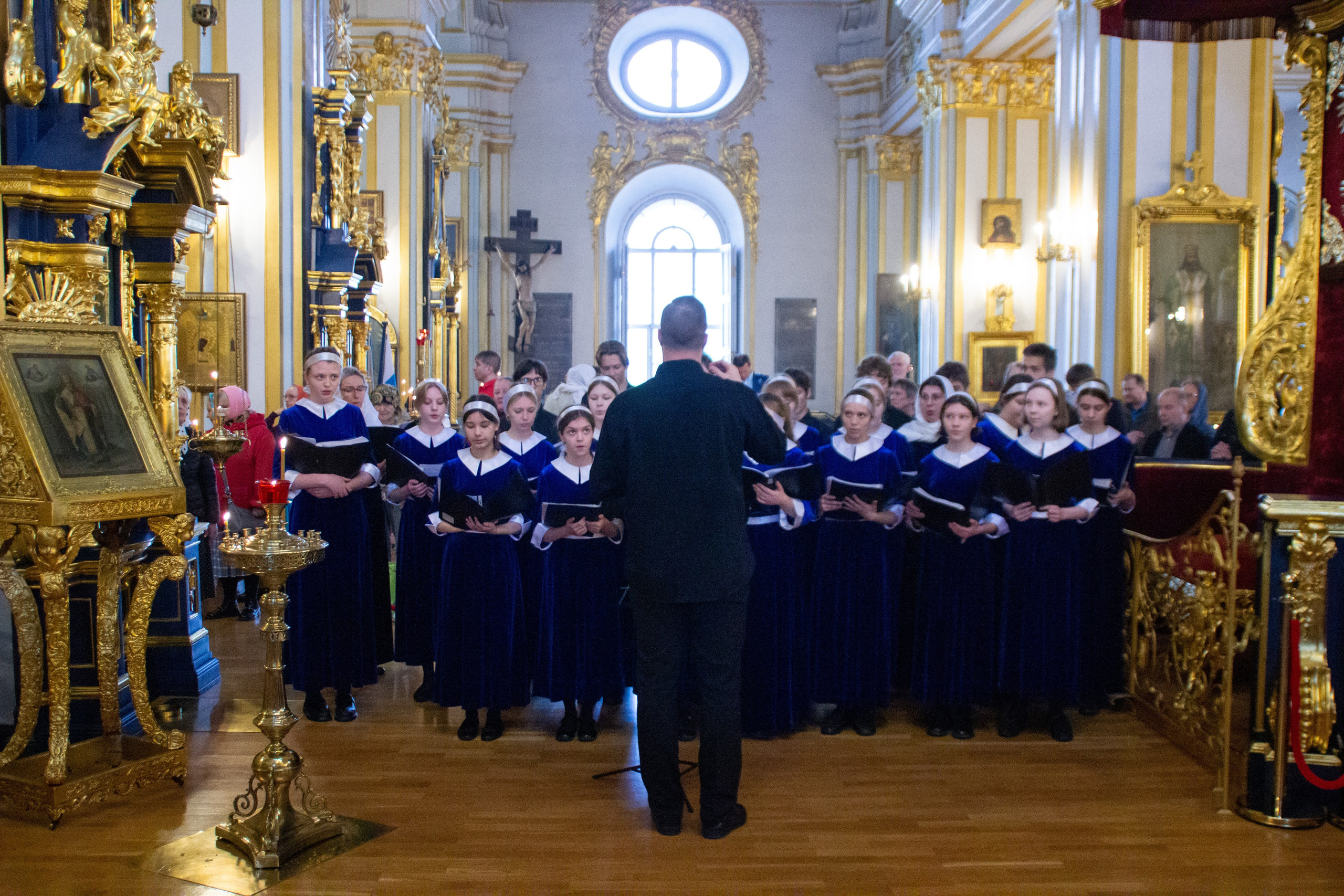 ПЕРЕНЕСЕНИЕ МОЩЕЙ СВЯТИТЕЛЯ НИКОЛАЯ ЧУДОТВОРЦА ИЗ МИР ЛИКИЙСКИХ В БАР. НИКОЛО-БОГОЯВЛЕНСКИЙ МОРСКОЙ СОБОР