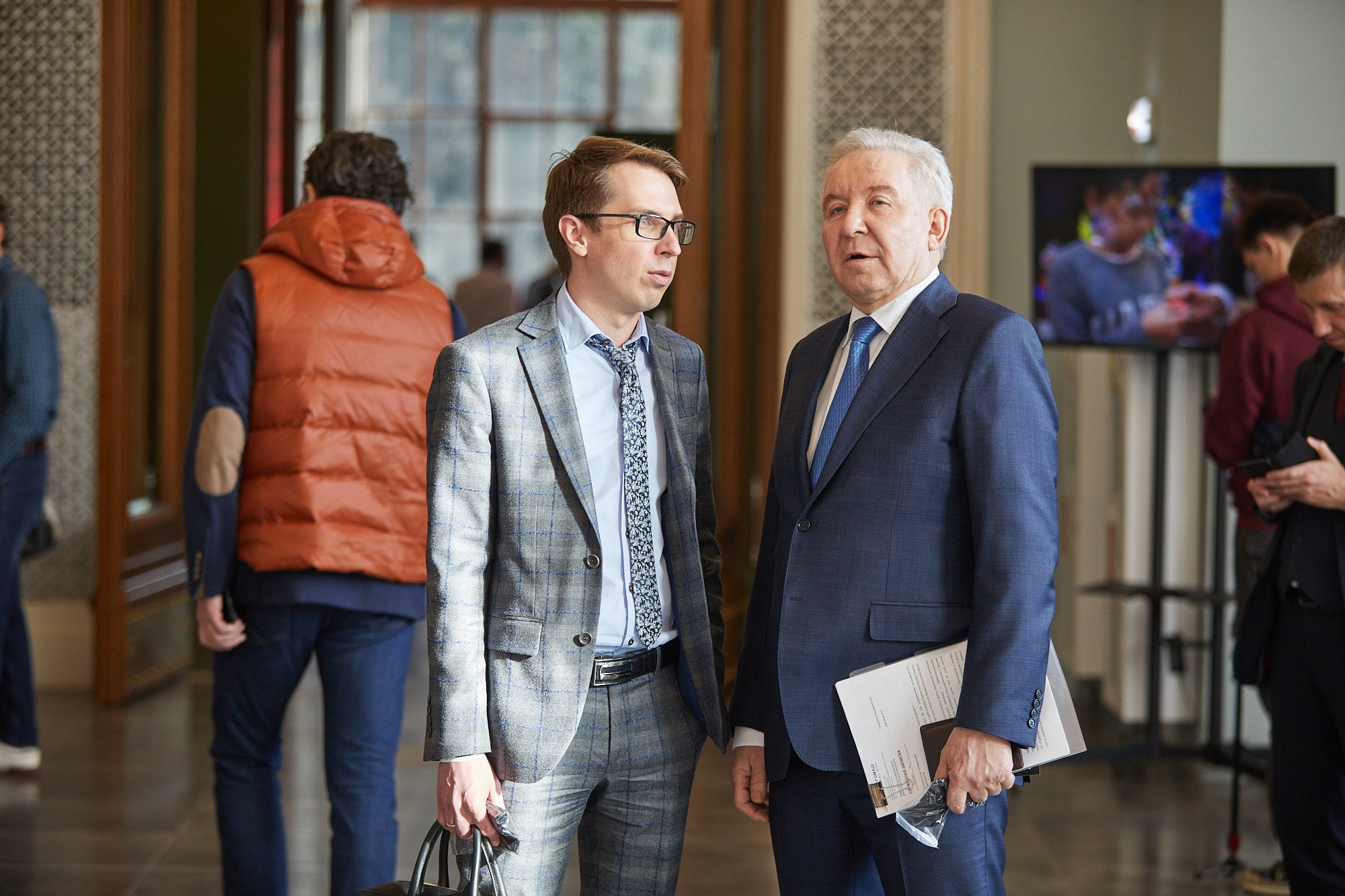 Фотограф на деловое мероприятие репортажная съемка выставок и презентаций в Москве