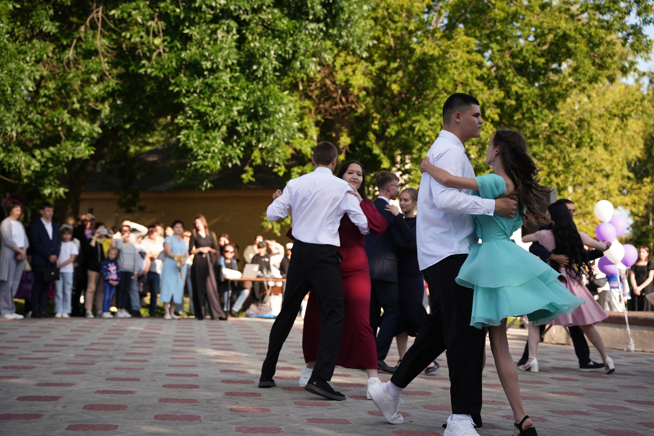 Выпускной в парке. Ольга Плаксина фотограф в Саратове