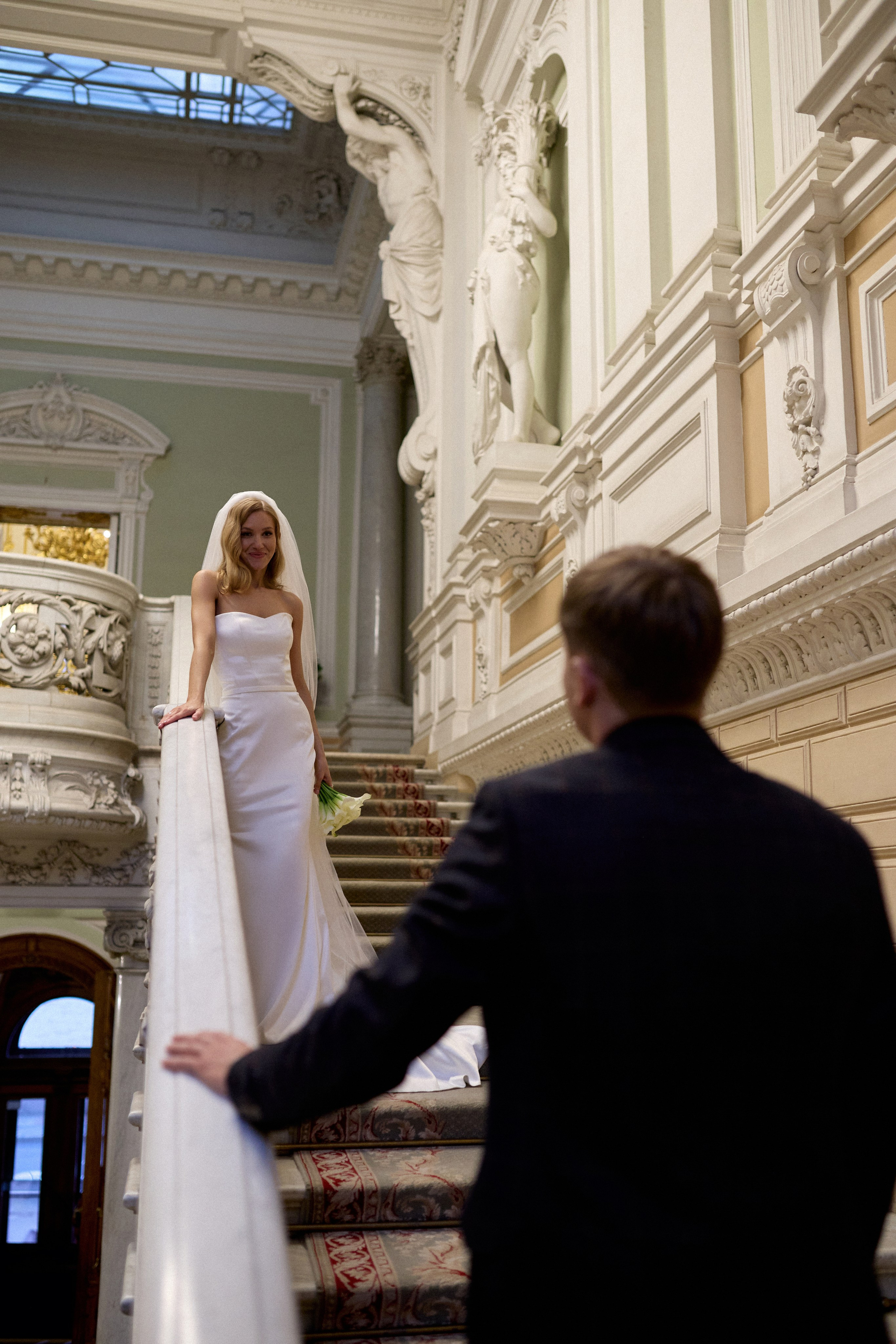 Свадебная фотосессия в Дворце Бракосочетания № 1. Сестры Карабаза. Фотографы и ретушеры в Москве и Санкт-Петербурге