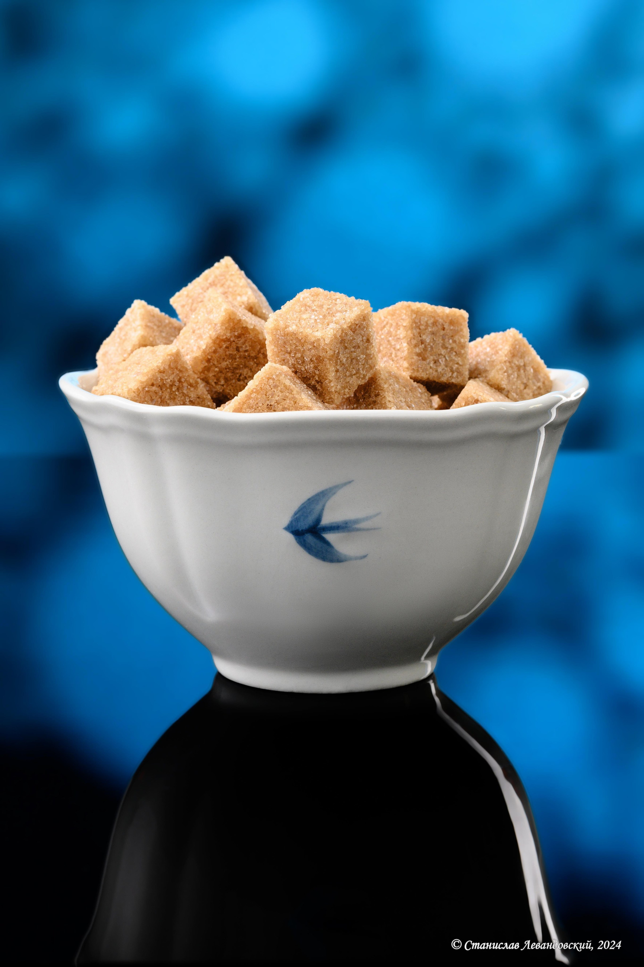 Предметы с глянцевой поверхностью. Предметный фотограф в Москве Станислав Левандовский