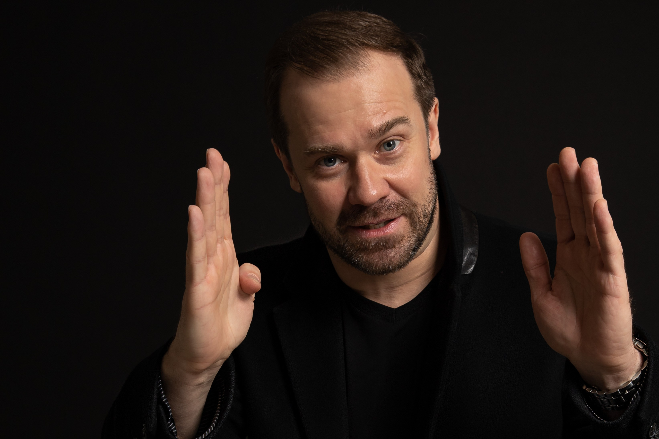 Актёрское портфолио. ФОТОГРАФ РАДОСТИ Фотосессия в студии СПб. Портретный фотограф — Юрий Торлопов