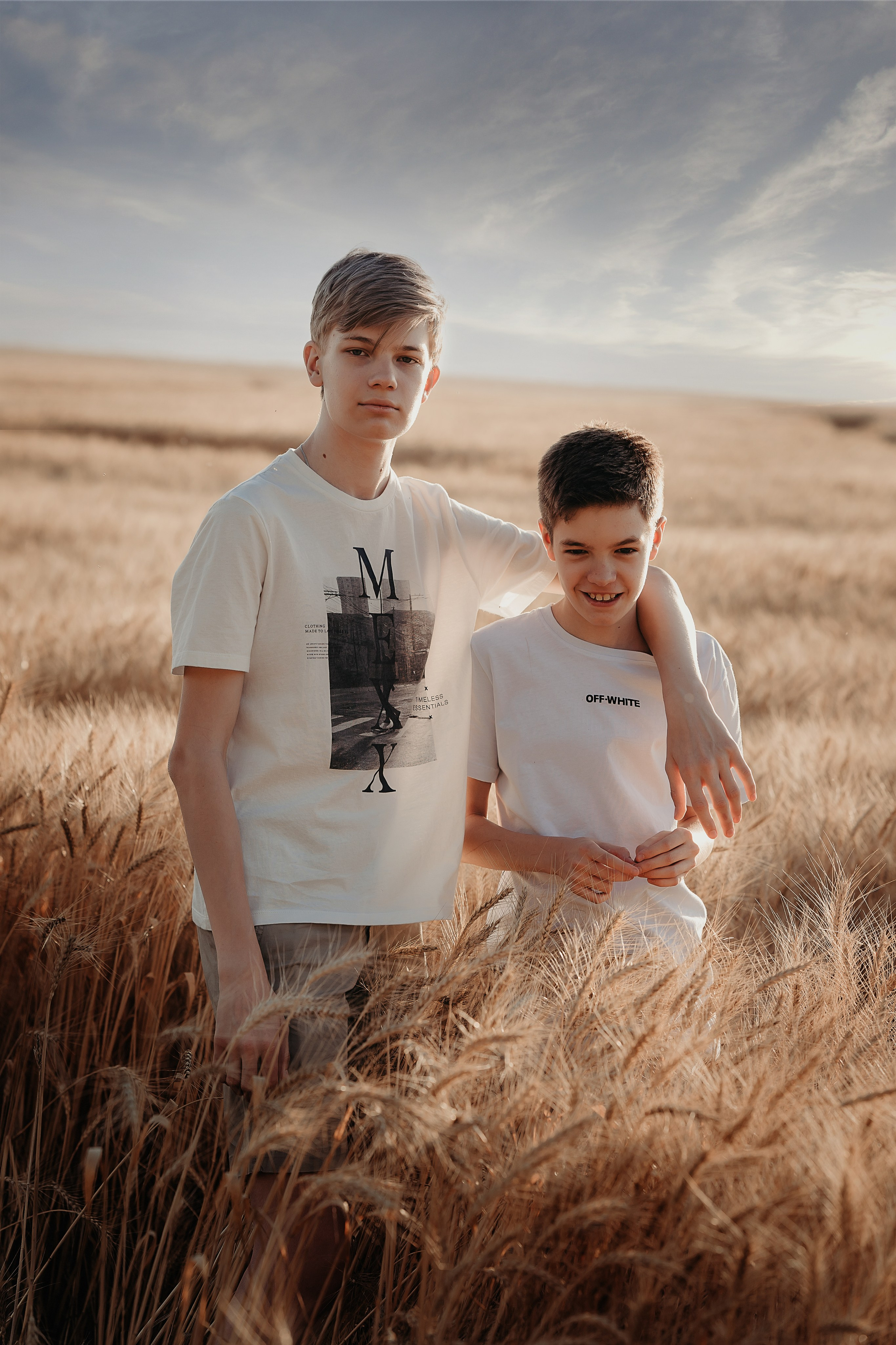 Аксана семейная в поле. Семейный фотограф, женский фототерапевт