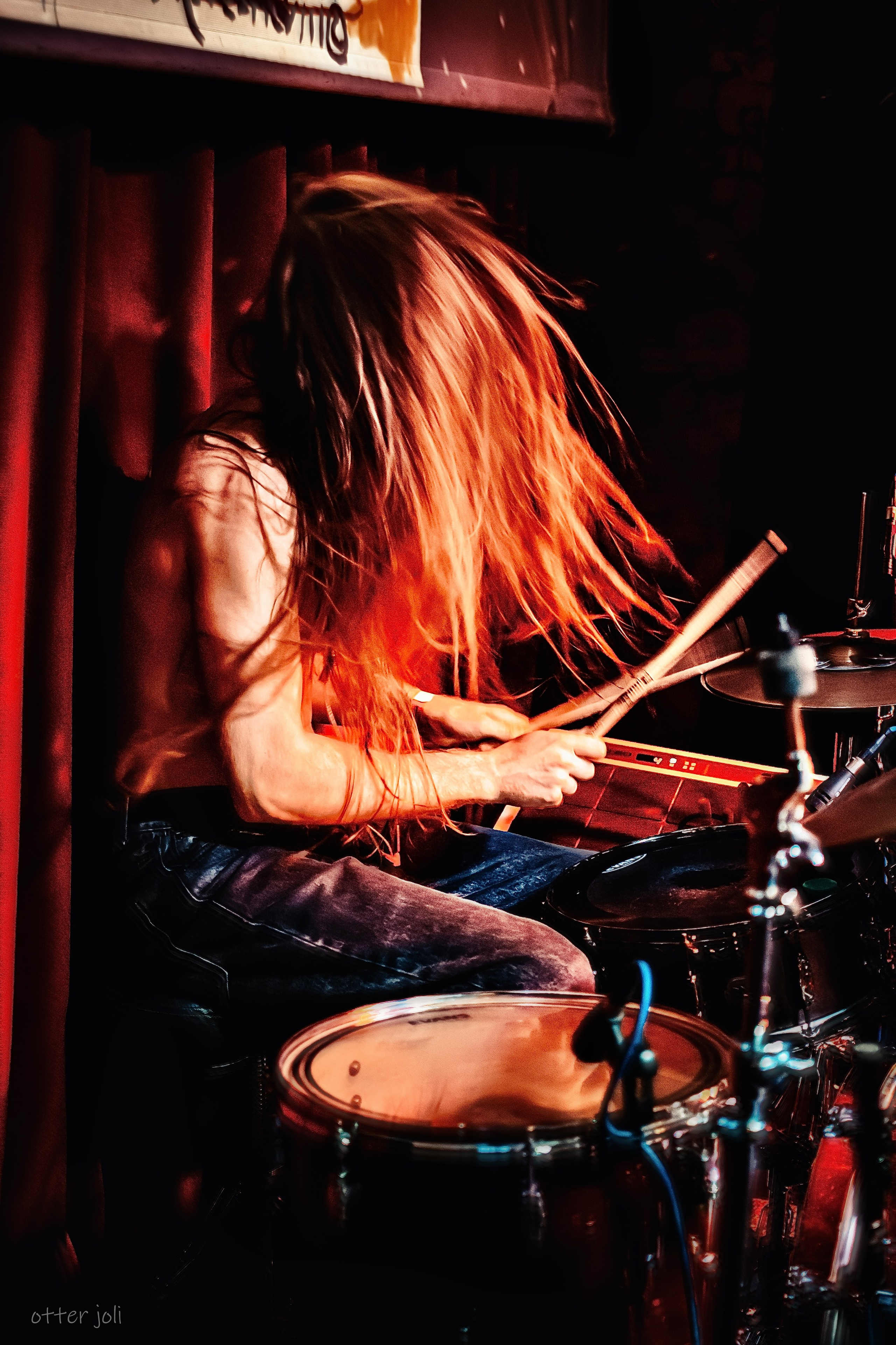 Anzhela Vopit | 16 Тонн Арбат. Концертный репортёр Валерия Сафина