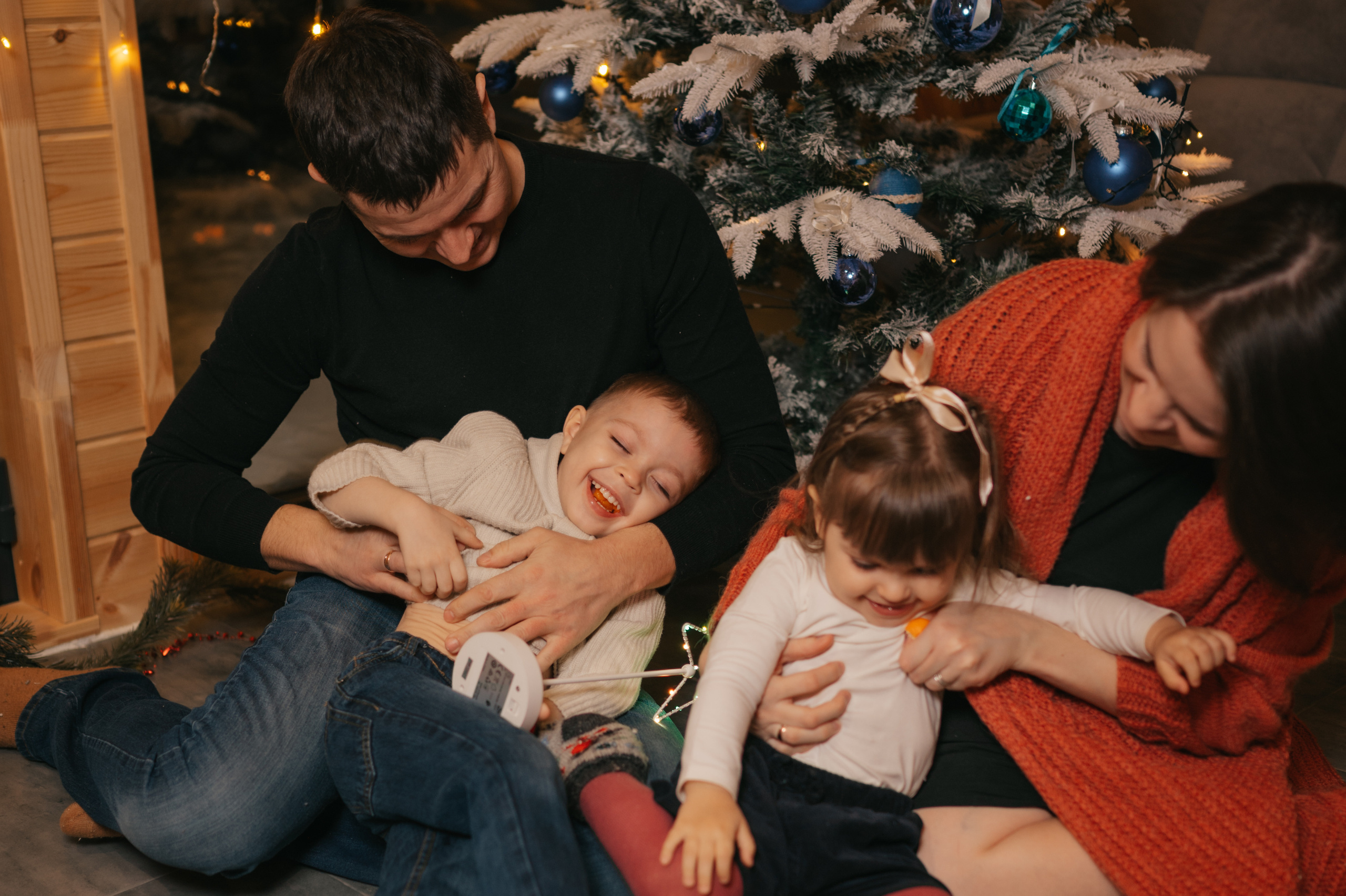 Новогодний фотодень в домике. Семейный Фотограф Новосибирск, Школьные фотосессии Новосибирск, школьный фотограф Новосибирск, выпускные альбомы