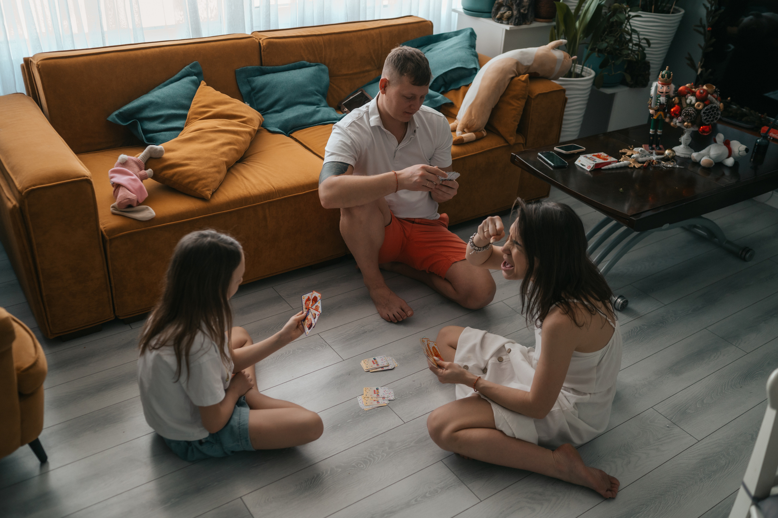 Игры перед Рождеством. Семейный Фотограф Новосибирск, Школьные фотосессии Новосибирск, школьный фотограф Новосибирск, выпускные альбомы