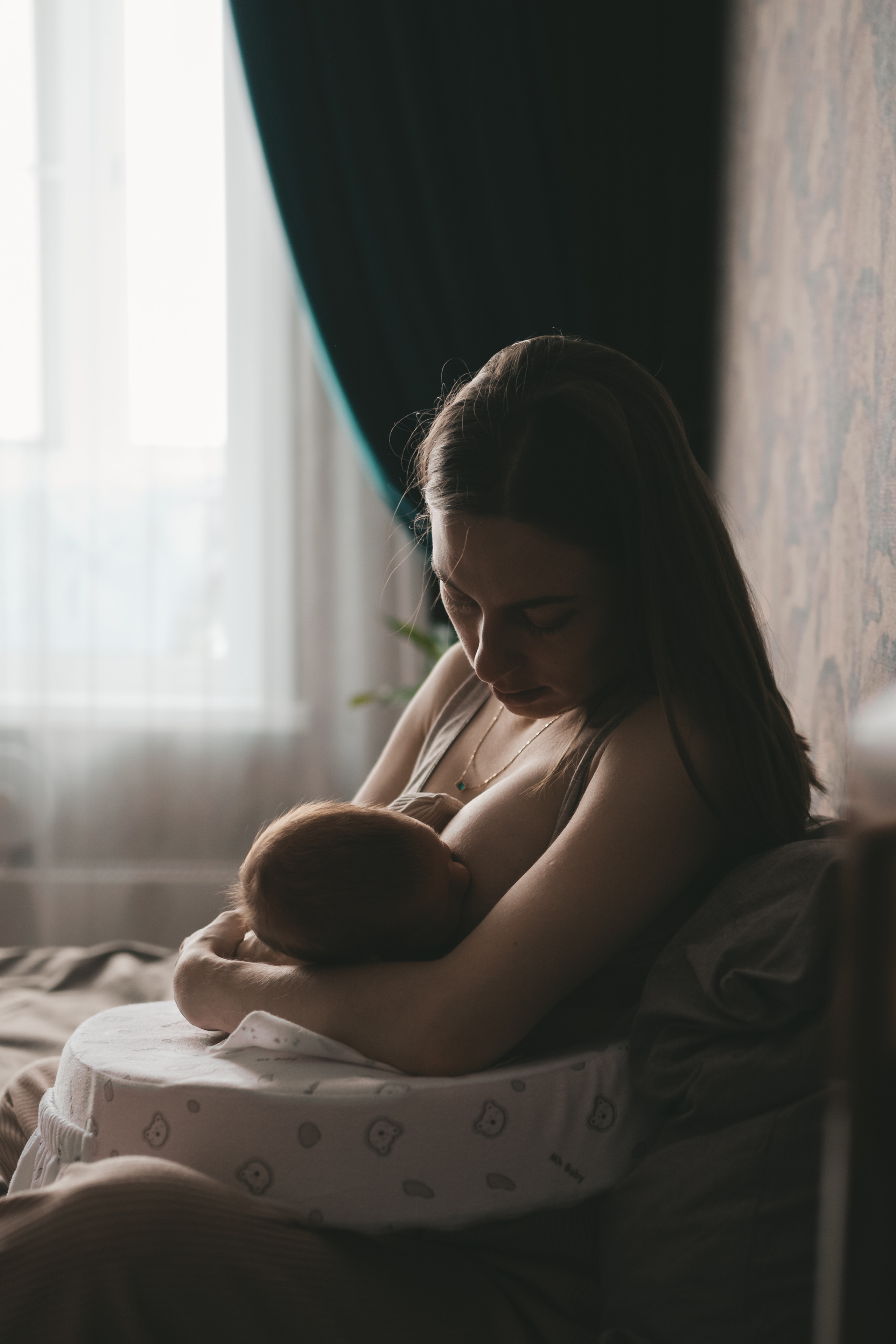 Малышка первые дни дома. Семейный Фотограф Новосибирск, Школьные фотосессии Новосибирск, школьный фотограф Новосибирск, выпускные альбомы