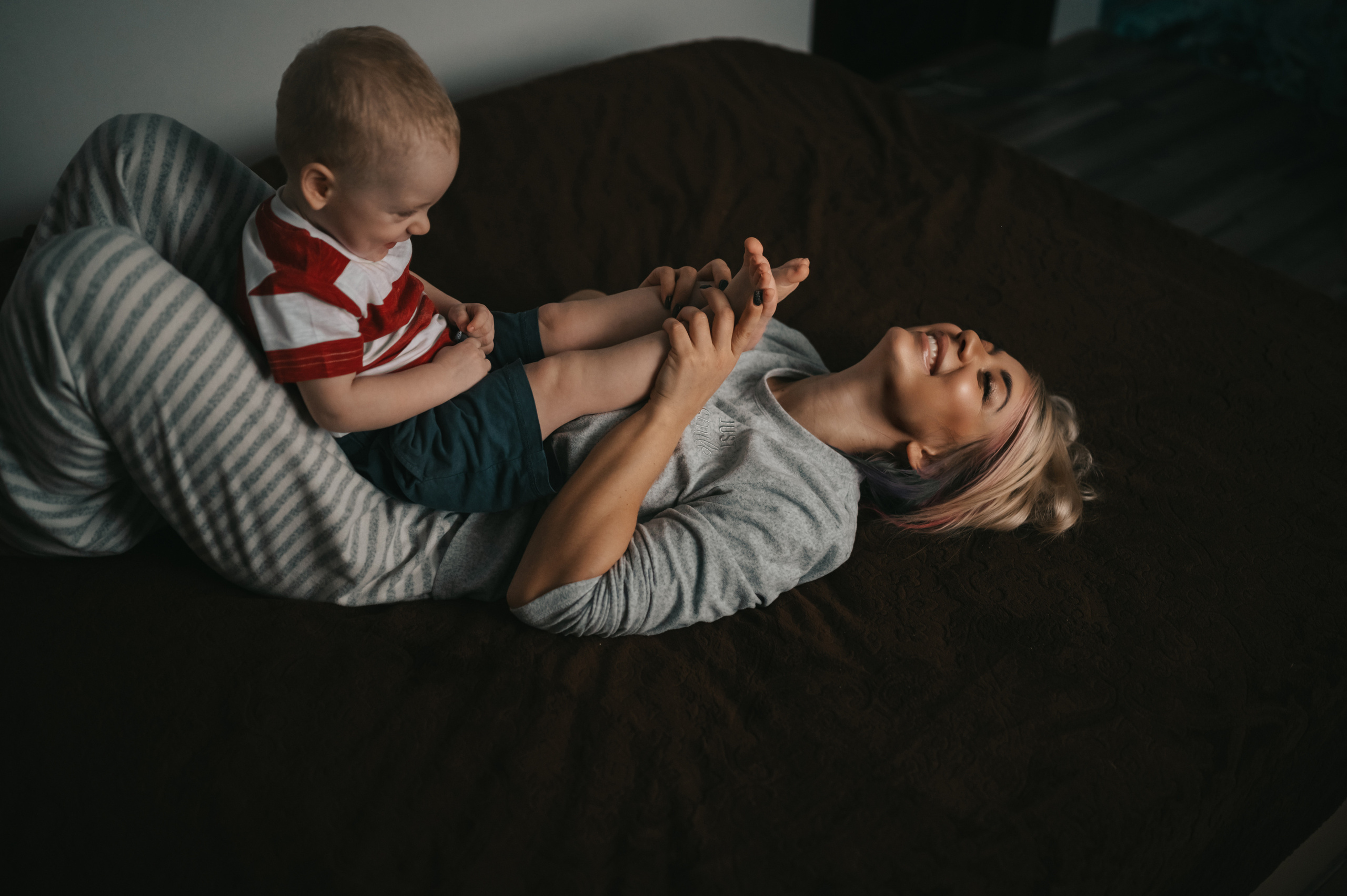 Печенье с сыновьями. Семейный Фотограф Новосибирск, Школьные фотосессии Новосибирск, школьный фотограф Новосибирск, выпускные альбомы