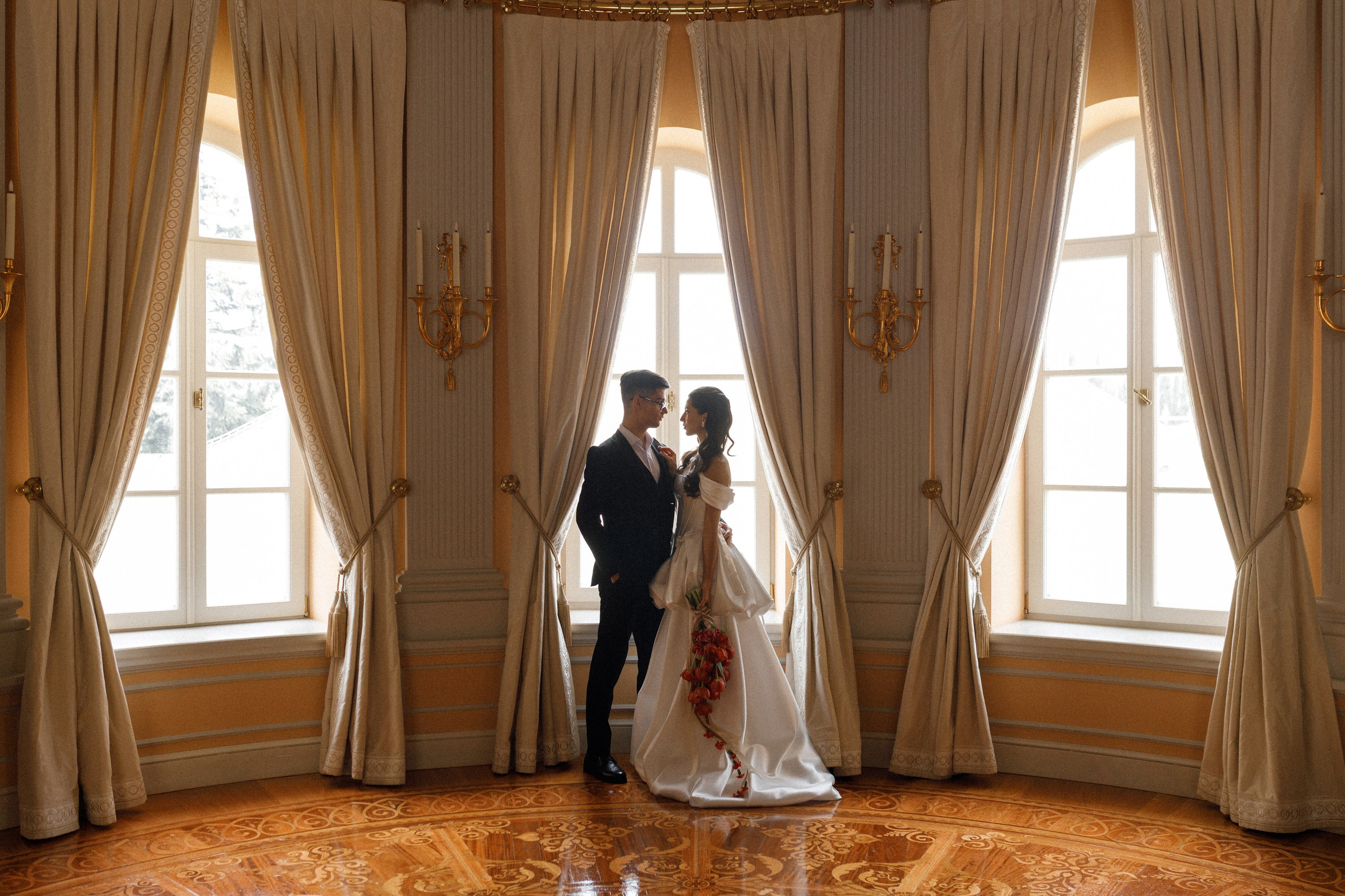 Петр и Лейла