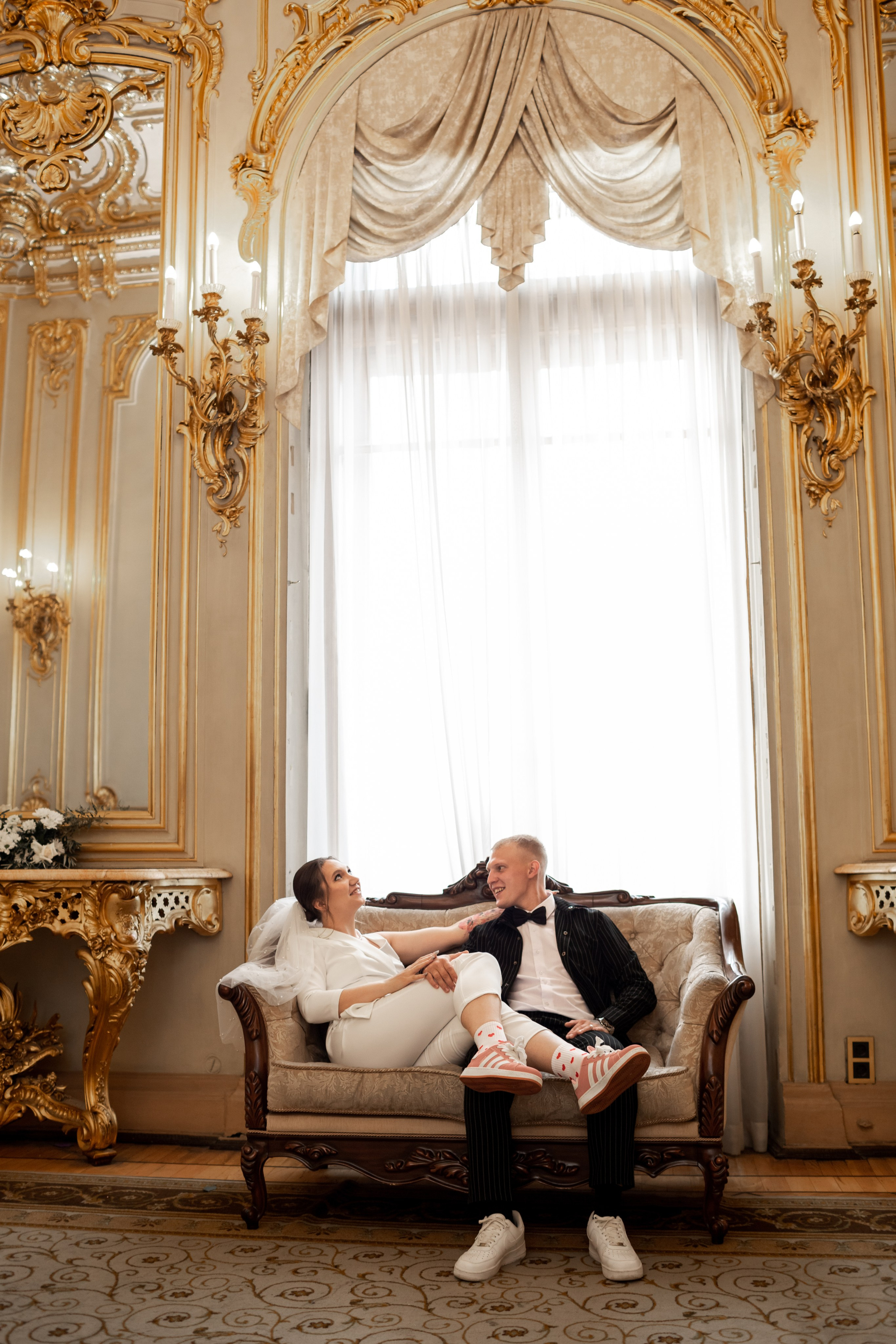 Свадебная фотосессия в центре Петербурга. Свадебный фотограф Кирилл Белый