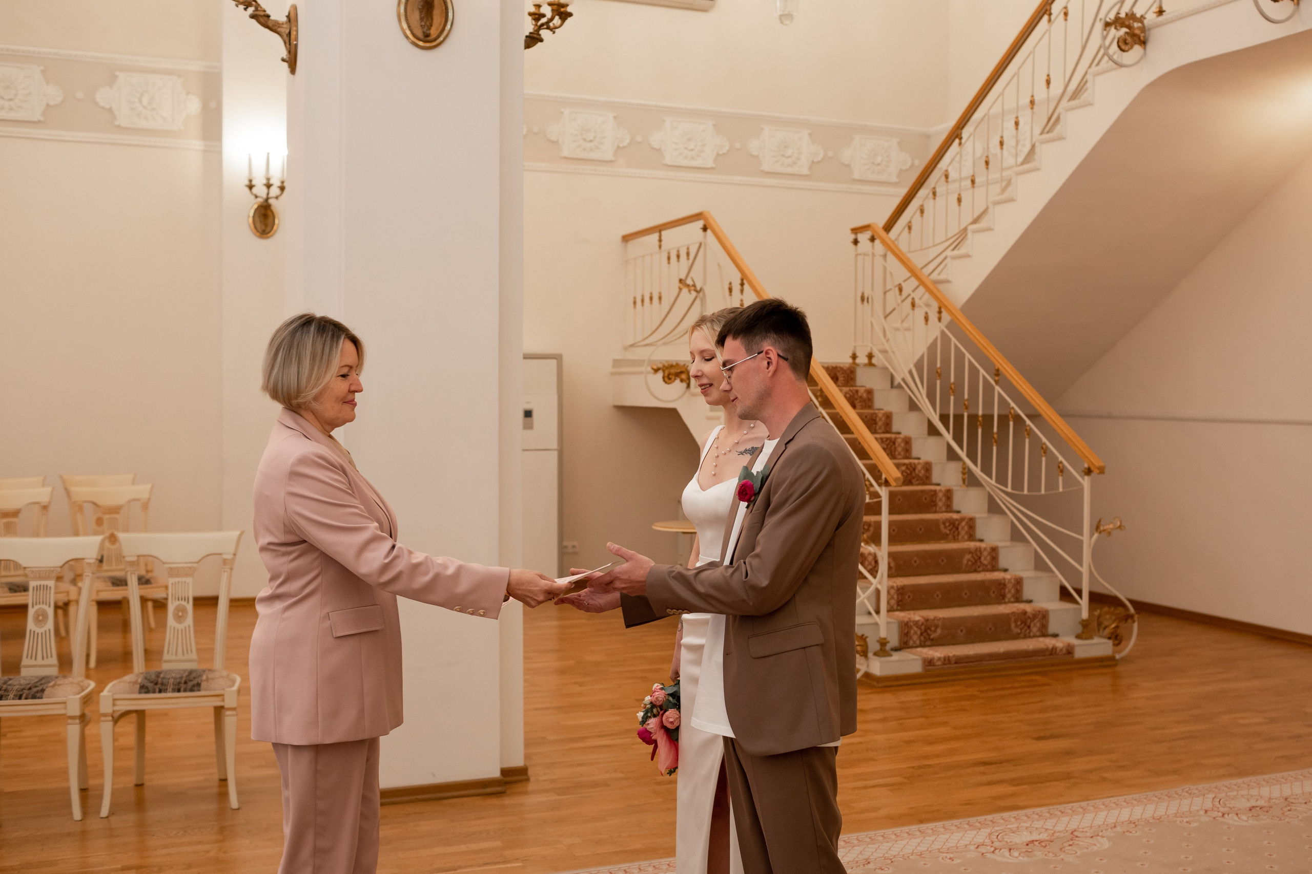 Свадебная фотосессия во дворцах Петербурга. Свадебный фотограф Кирилл Белый