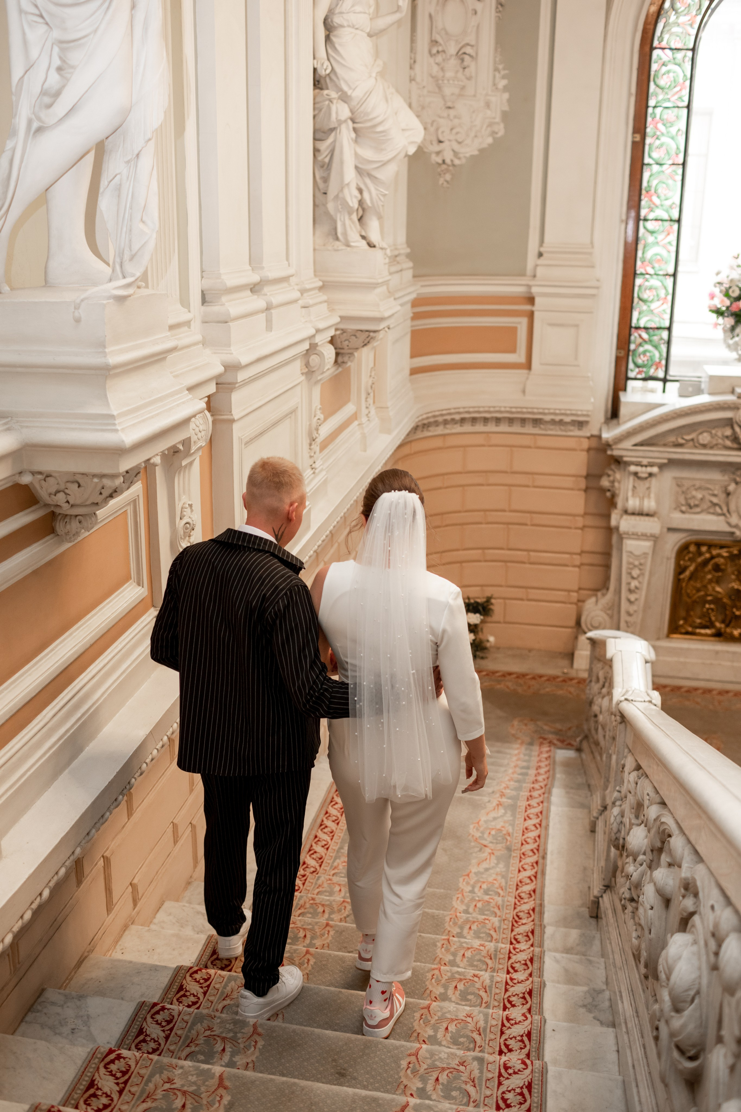 Свадебная фотосессия в центре Петербурга. Свадебный фотограф Кирилл Белый