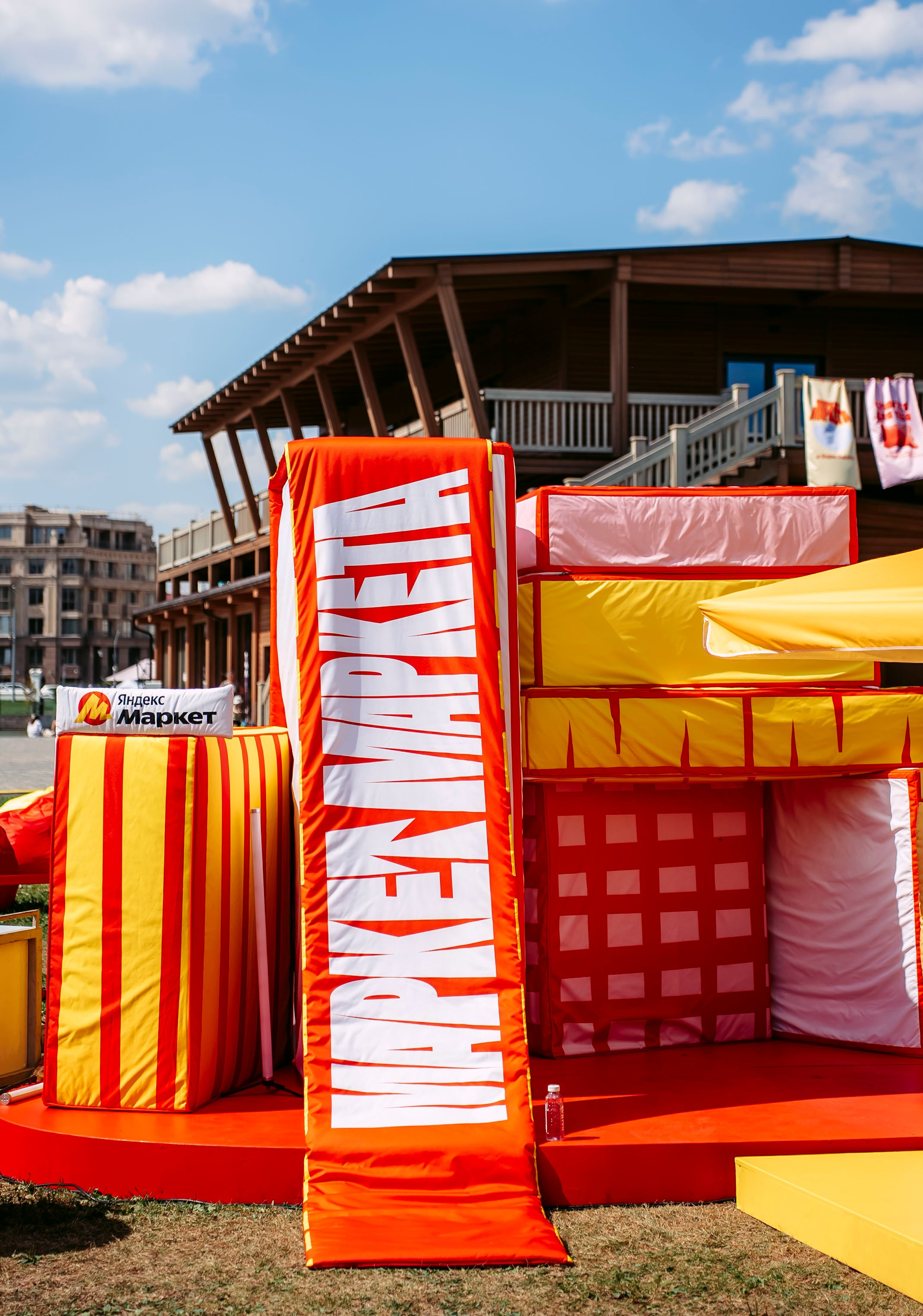 Маркет Маркета. Казань / 2025. Саша Копылов, фотограф в Казани