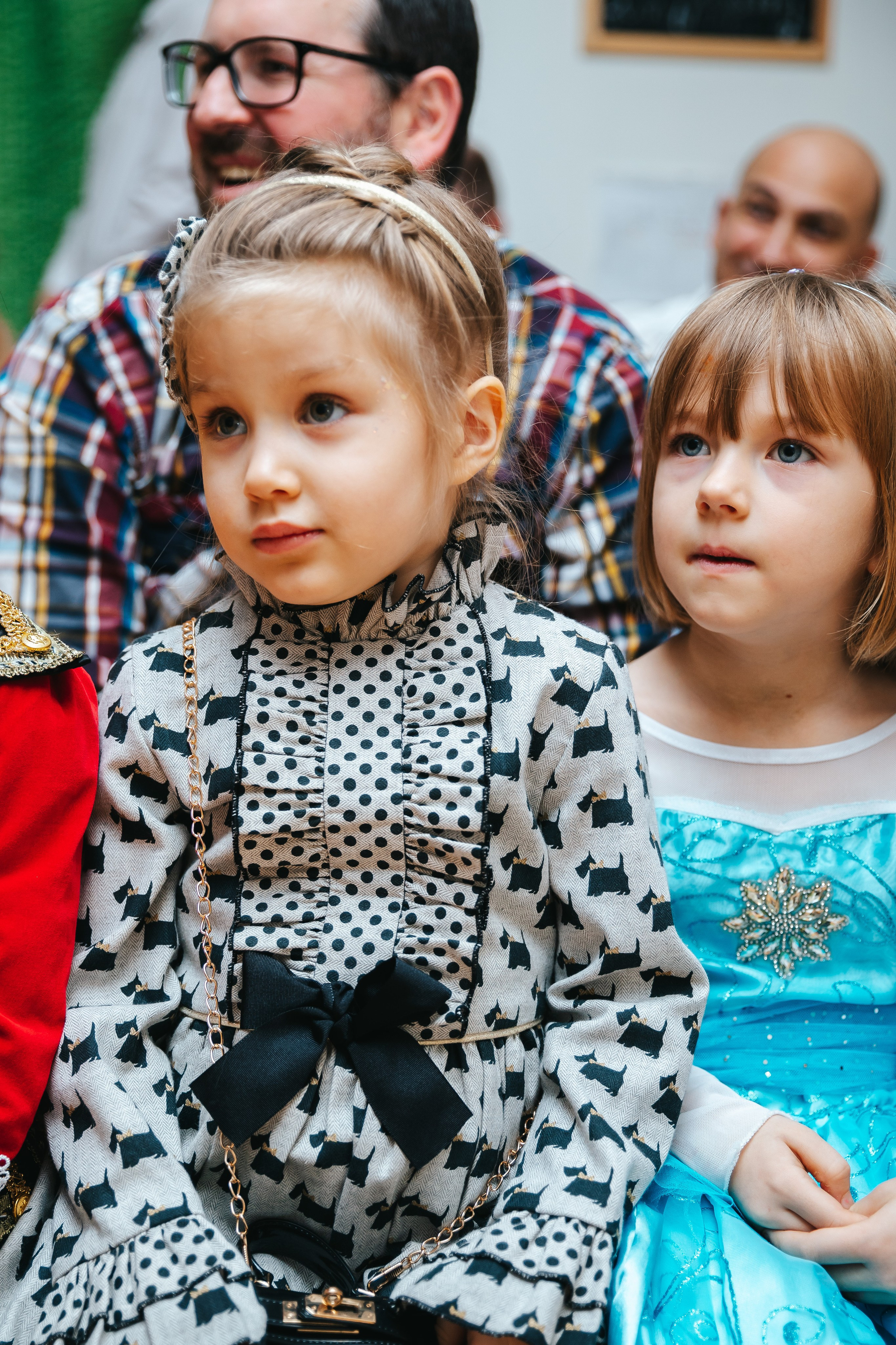 Новогодний утренник в Монтессори-садике. Семейный lifestyle фотограф в Санкт-Петербурге Людмила Пахомова