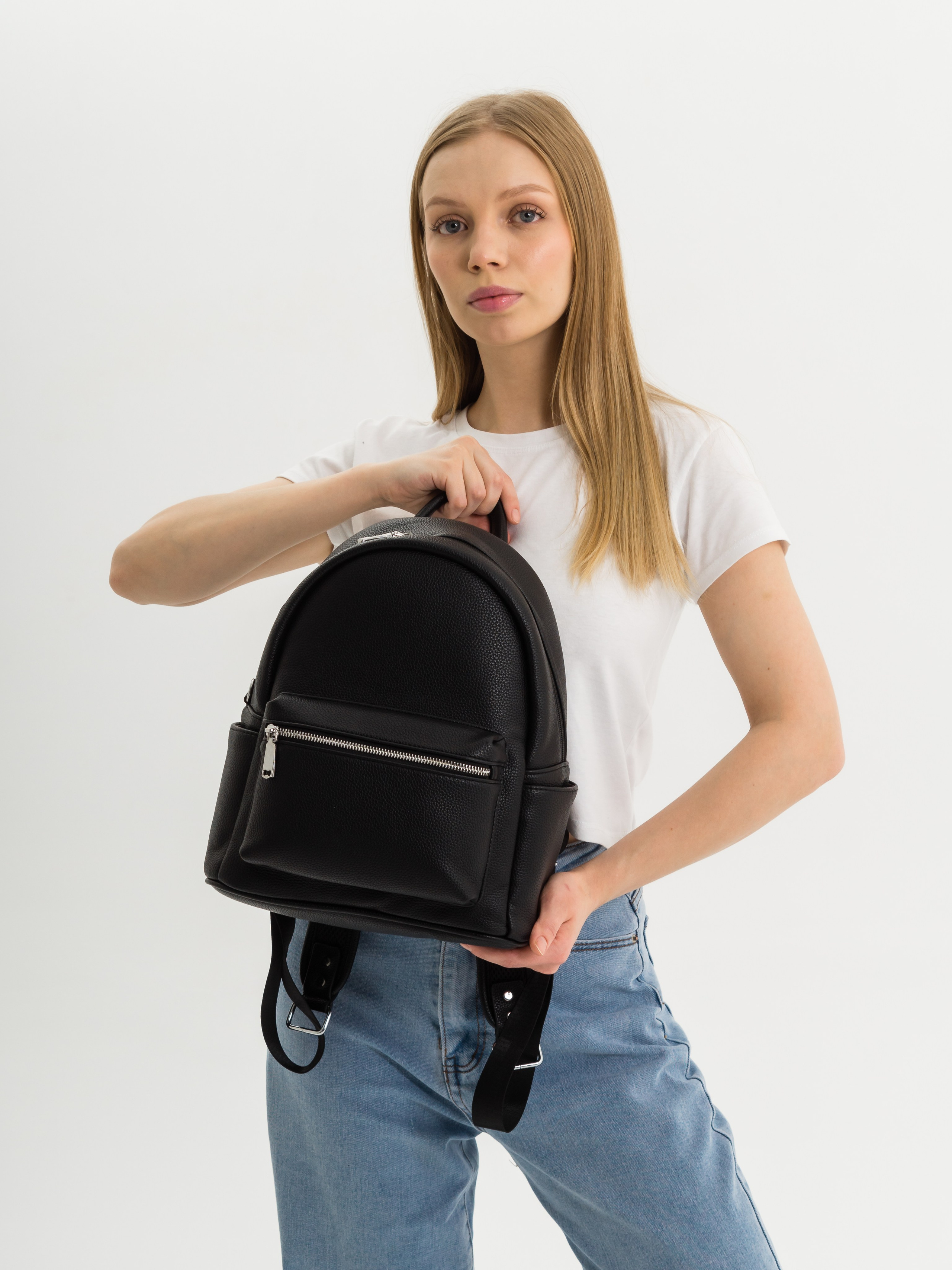 Съемка женского рюкзака для маркетплейсов озон и валберис. Фотограф Оксана Токарева Ижевск