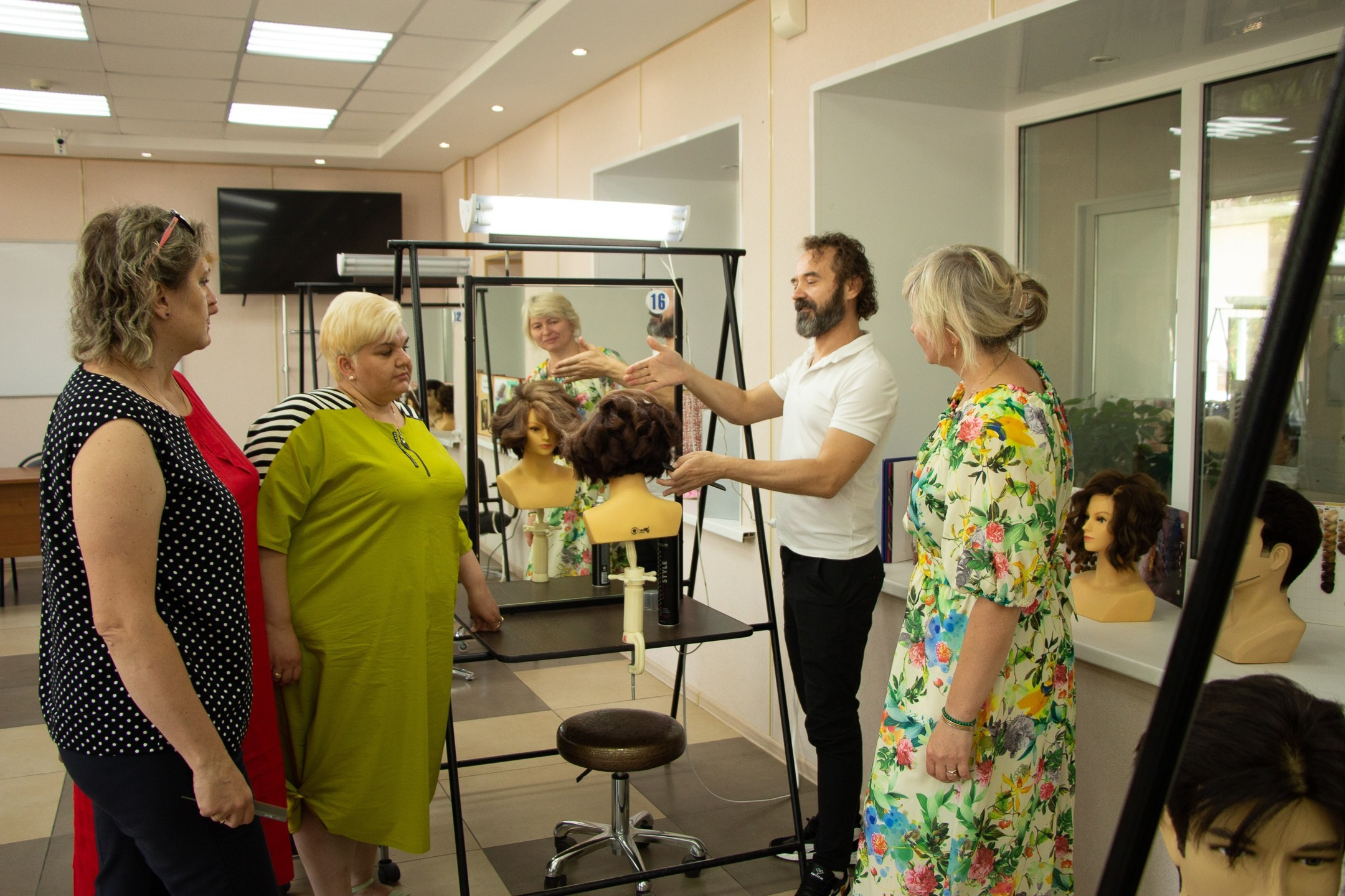 Приёмная компания «ПРОФЕССИОНАЛИТЕТ». Design by — фото, обучение, портфолио. Фотограф Рязань