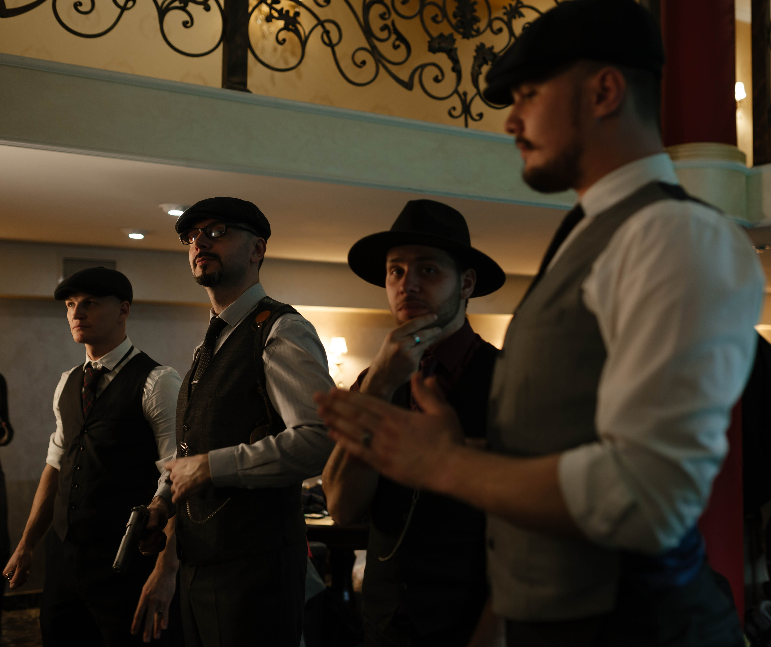 Сходка по Острым козырькам. Портретный фотограф в Симферополе Екатерина Аляпина