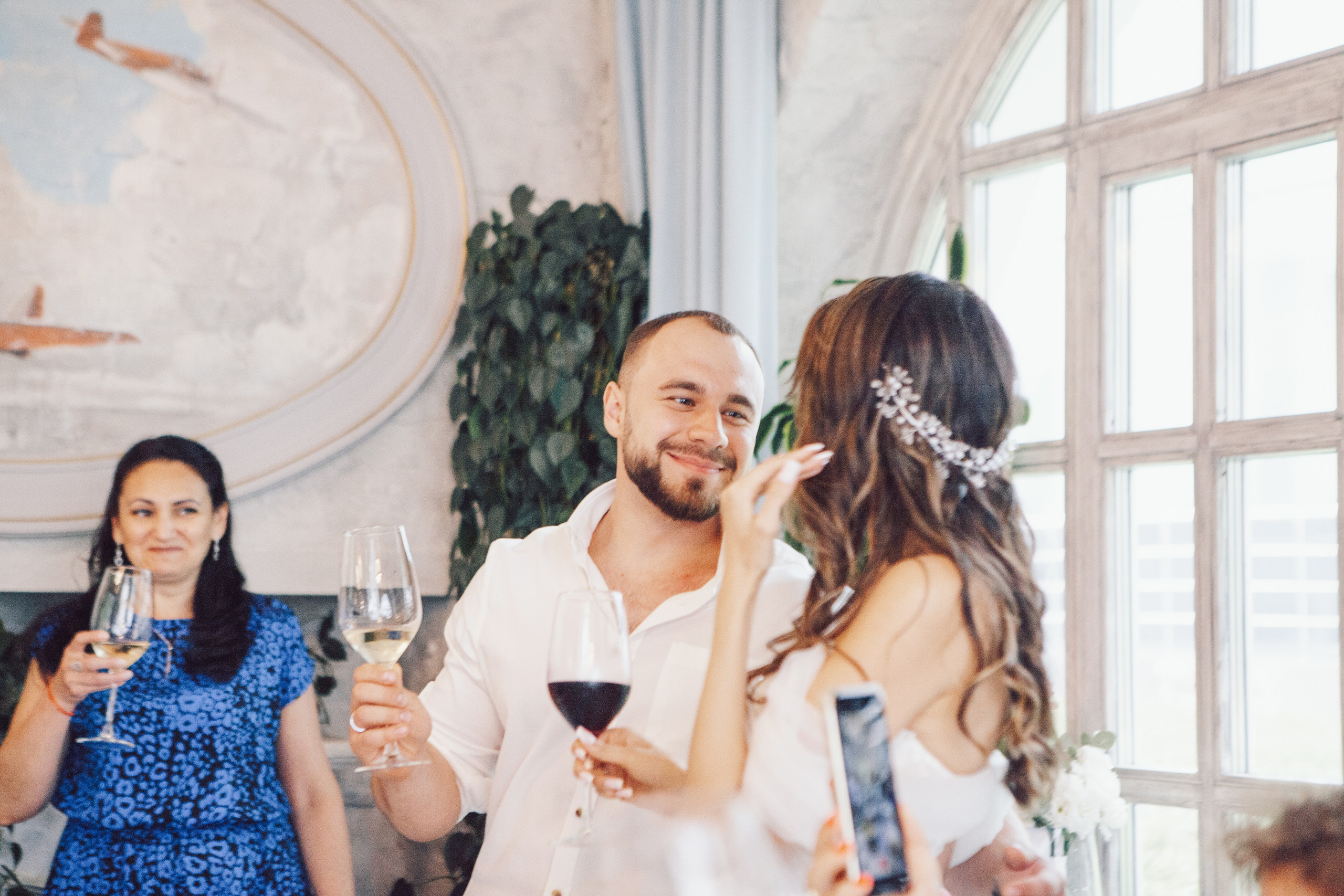 Молодожены в павильоне космонавтики и авиации №34 на вднх и в ресторане московское небо. Фотограф Ольга Ефремова