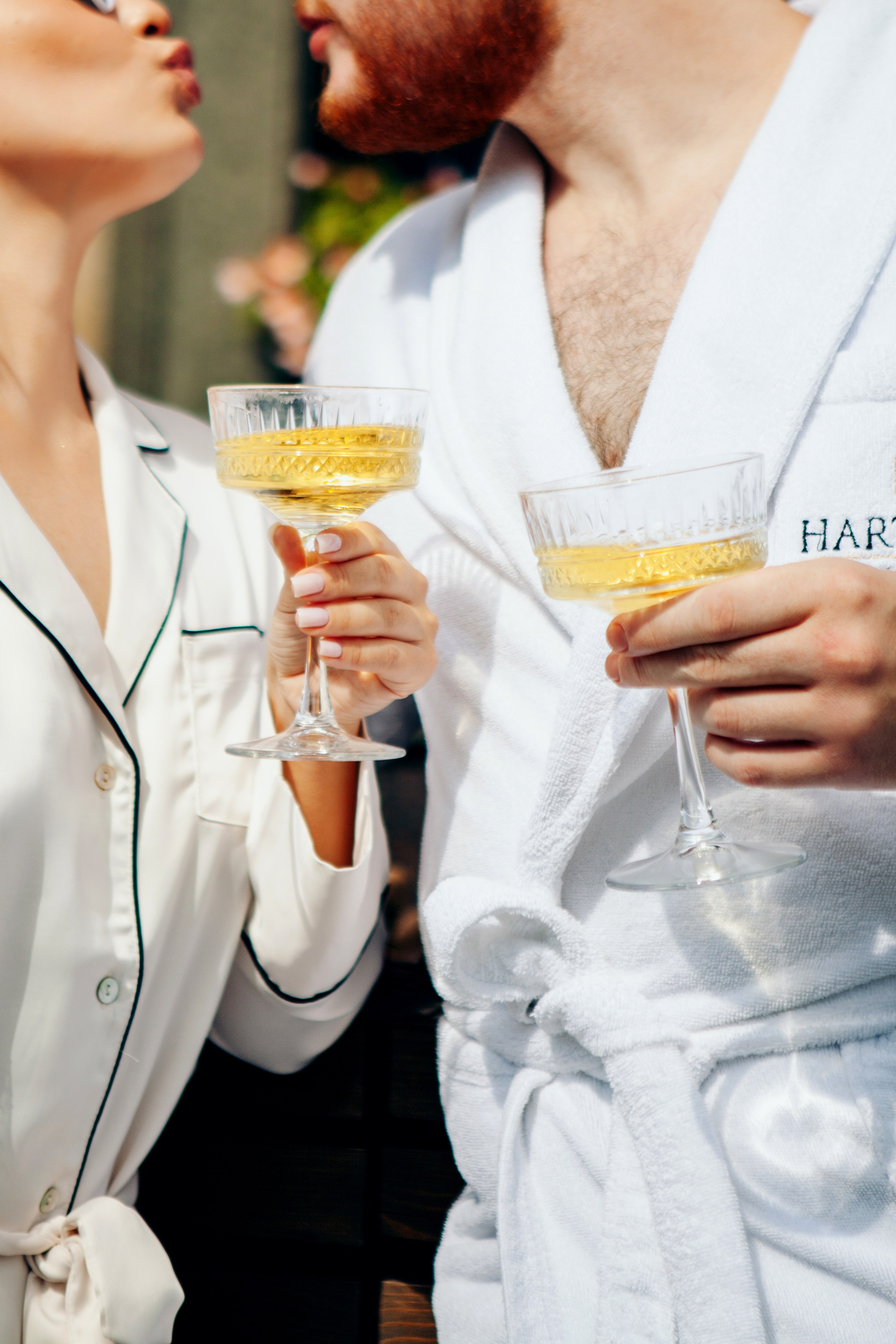 Свадебная фотосессия в отеле hartwell hotel и на патриарших прудах. Фотограф Ольга Ефремова