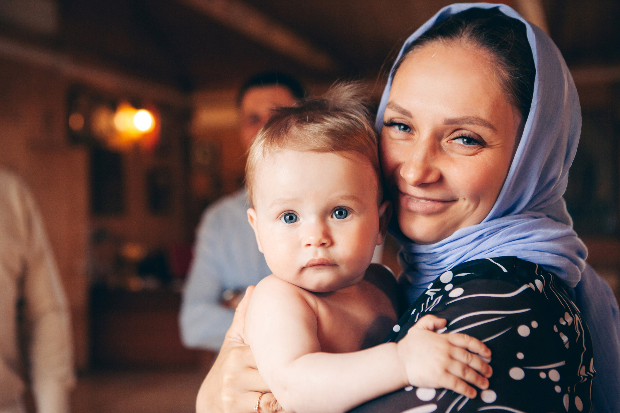 Крещение ребенка в церкви в москве. Фотограф Ольга Ефремова