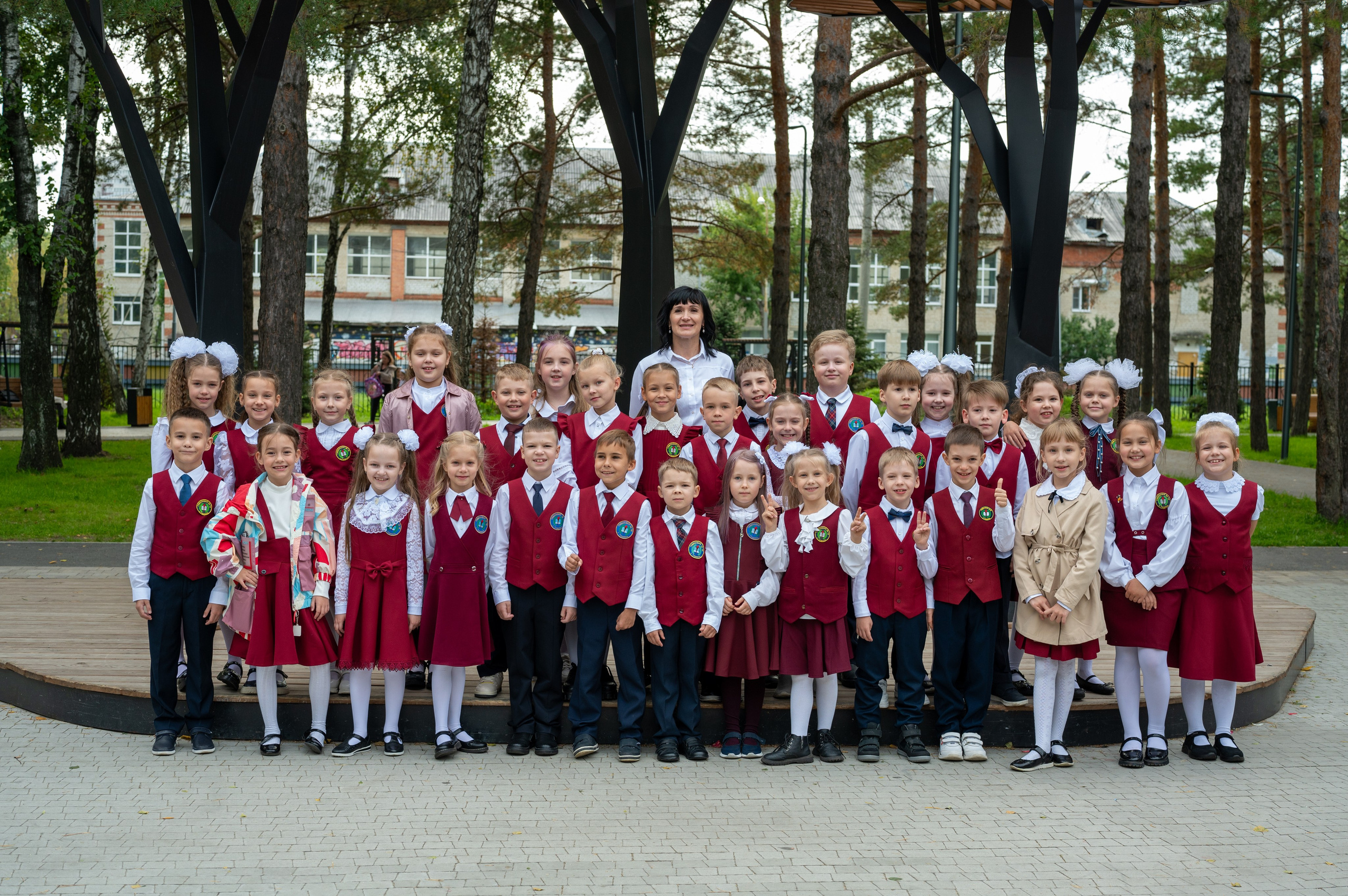 1 сентября 16 гимназия 2 класс (линейка + в классе+ на улице). Фотограф новорожденных, семейный детский в Тюмени Татьяна Морозова