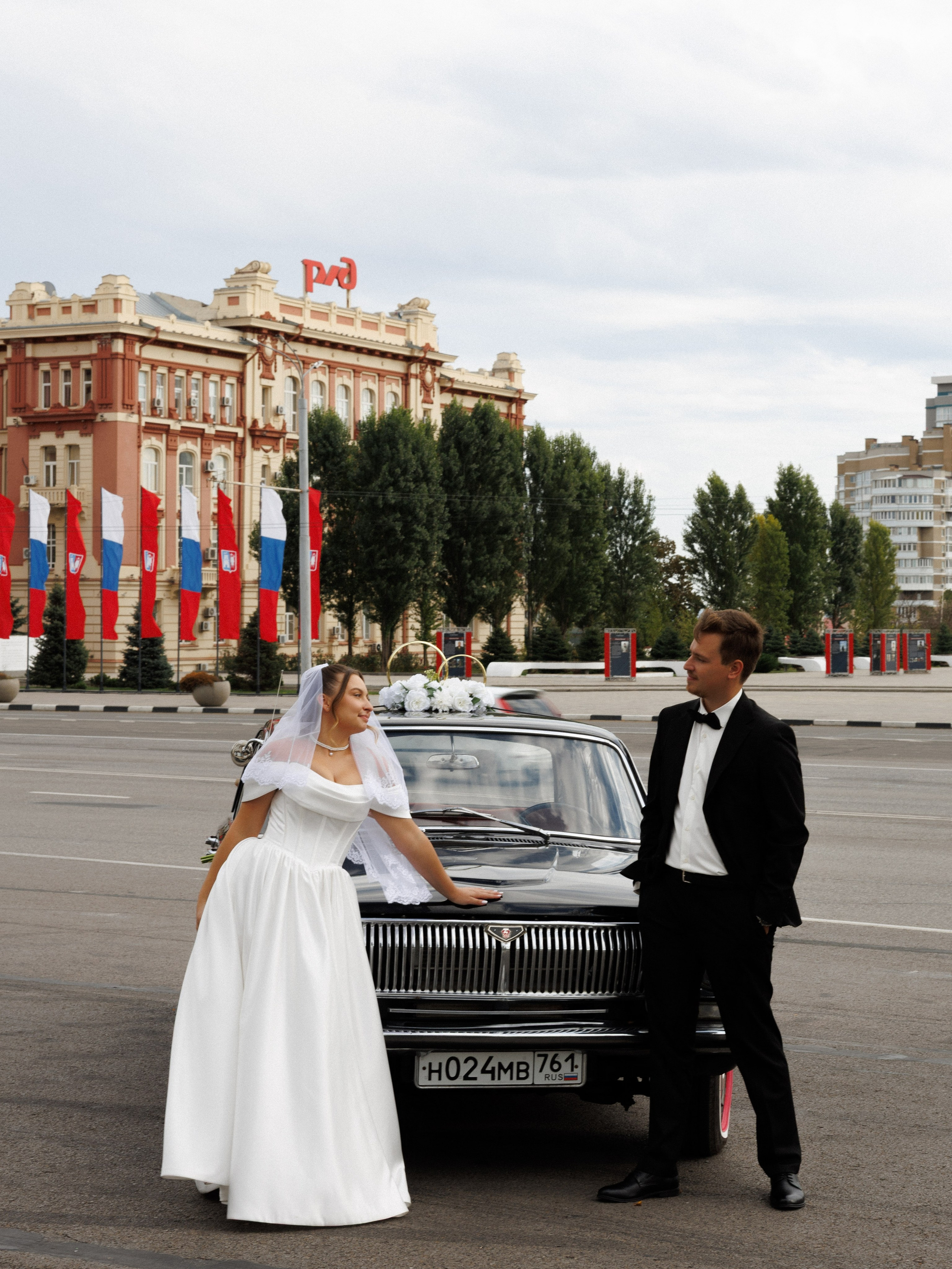 Прогулка на ретро автомобиле. Фотограф Светлана