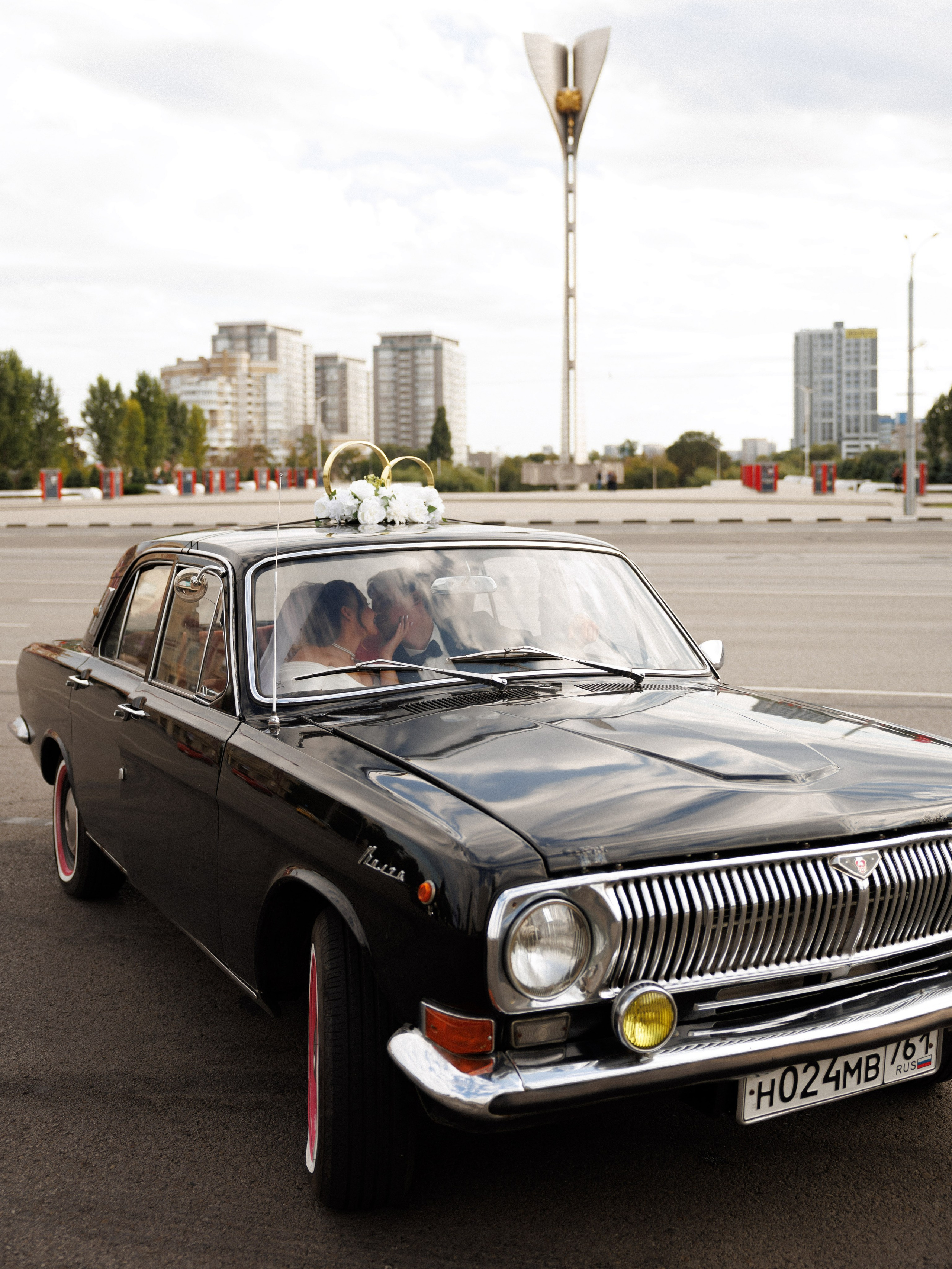Прогулка на ретро автомобиле. Фотограф Светлана