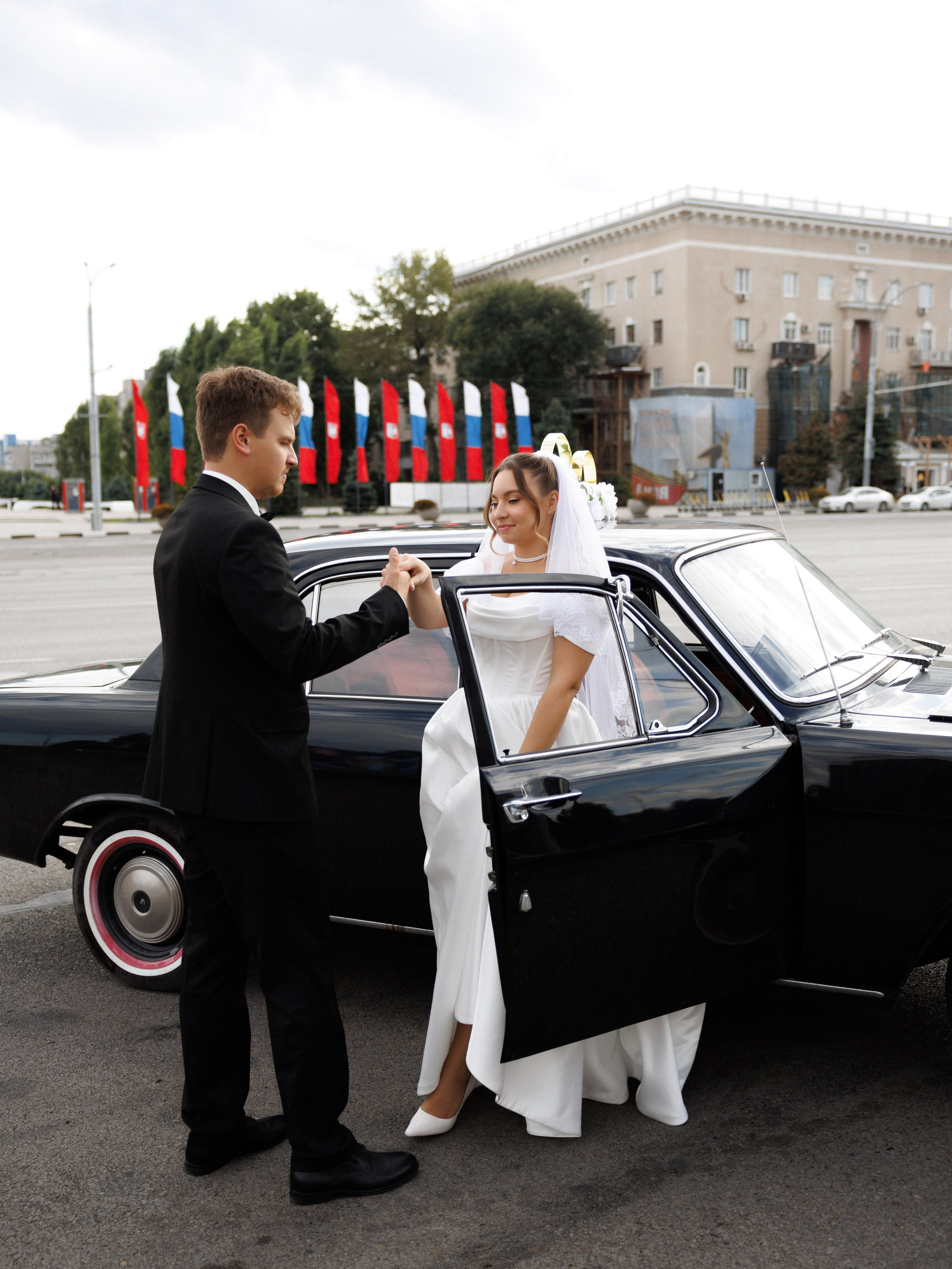 Прогулка на ретро автомобиле. Фотограф Светлана