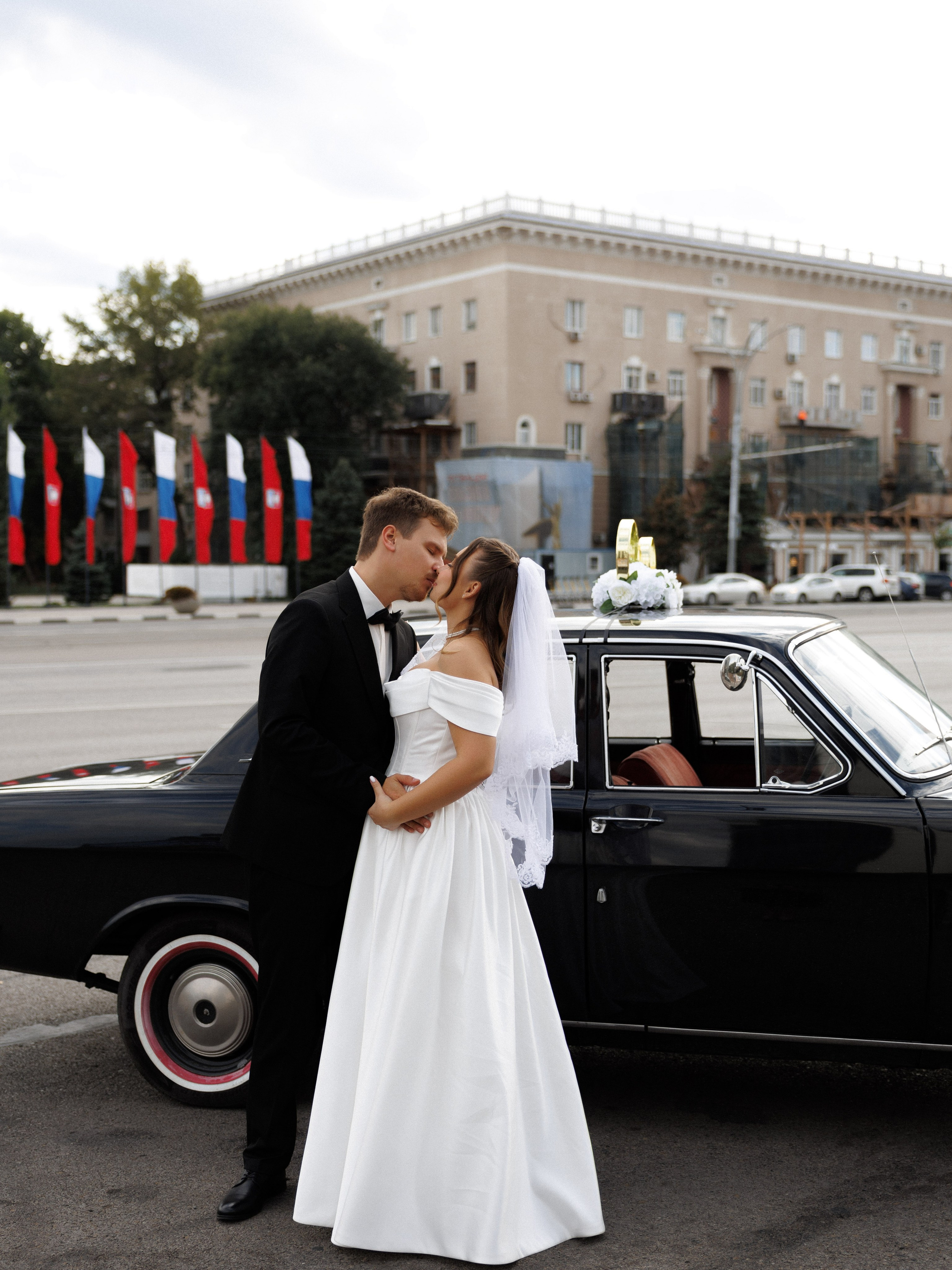 Прогулка на ретро автомобиле. Фотограф Светлана