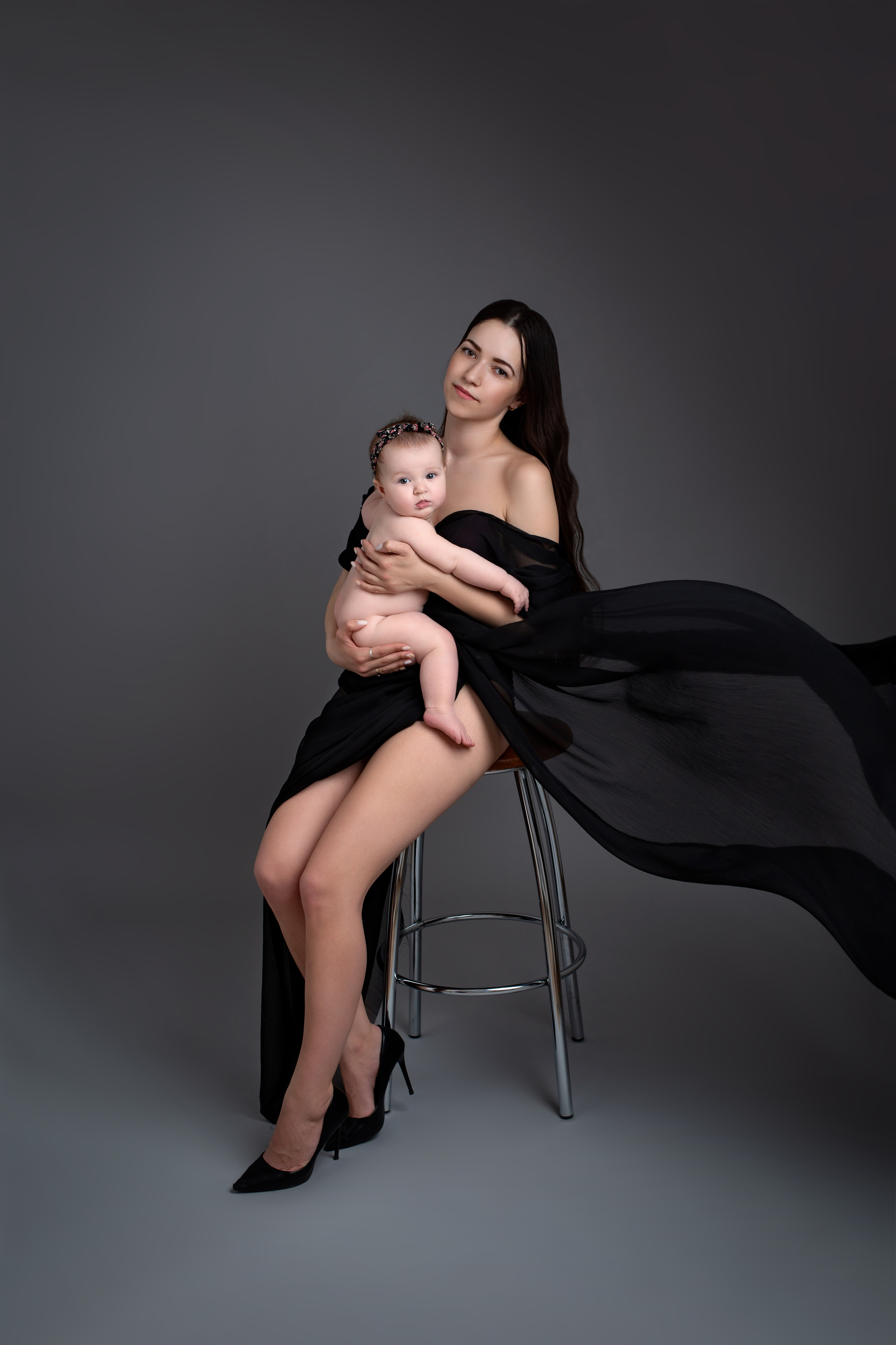 Мама и малыш. Фотограф новорожденных в Рязани  Юлия Блу