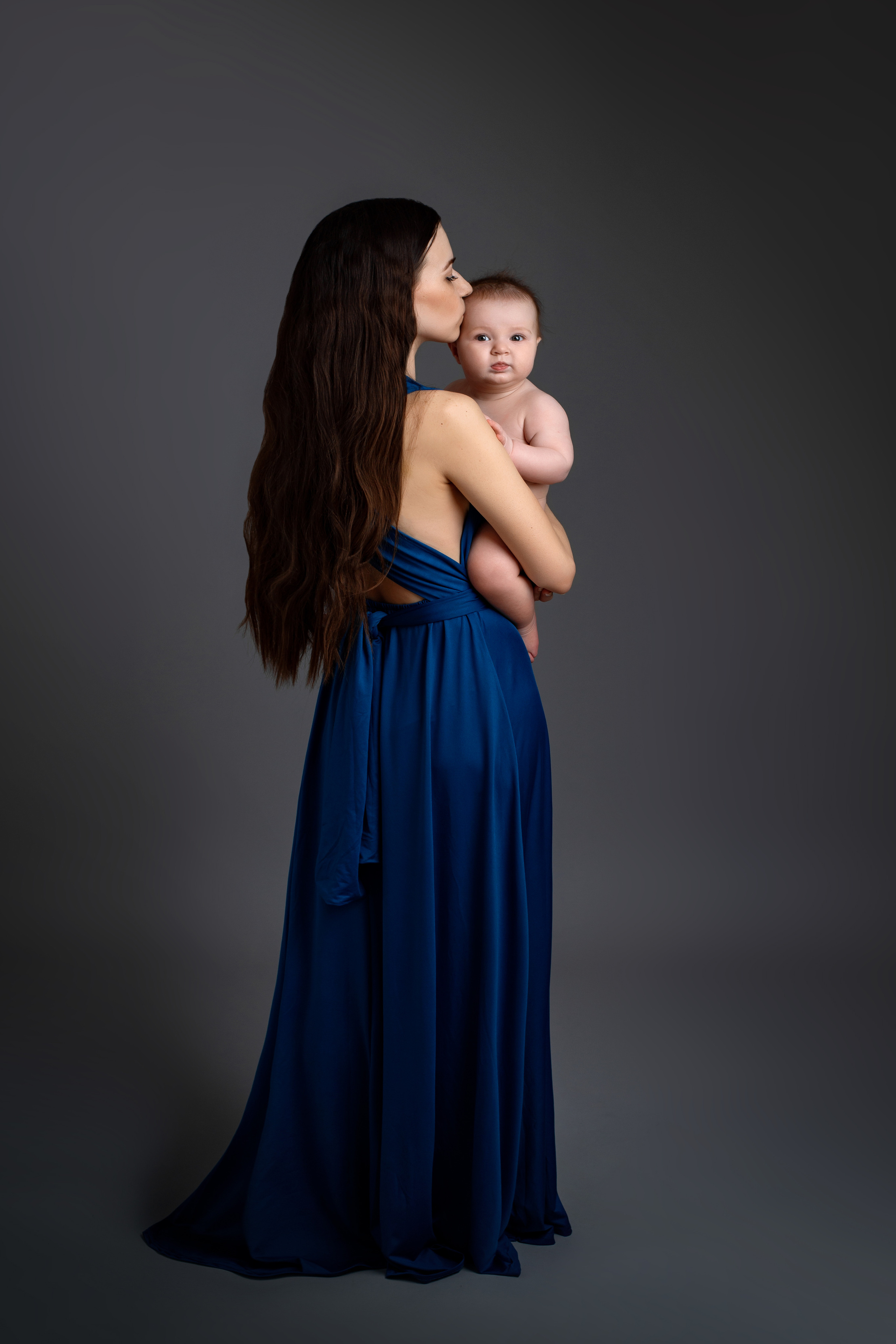 Мама и малыш. Фотограф новорожденных в Рязани  Юлия Блу