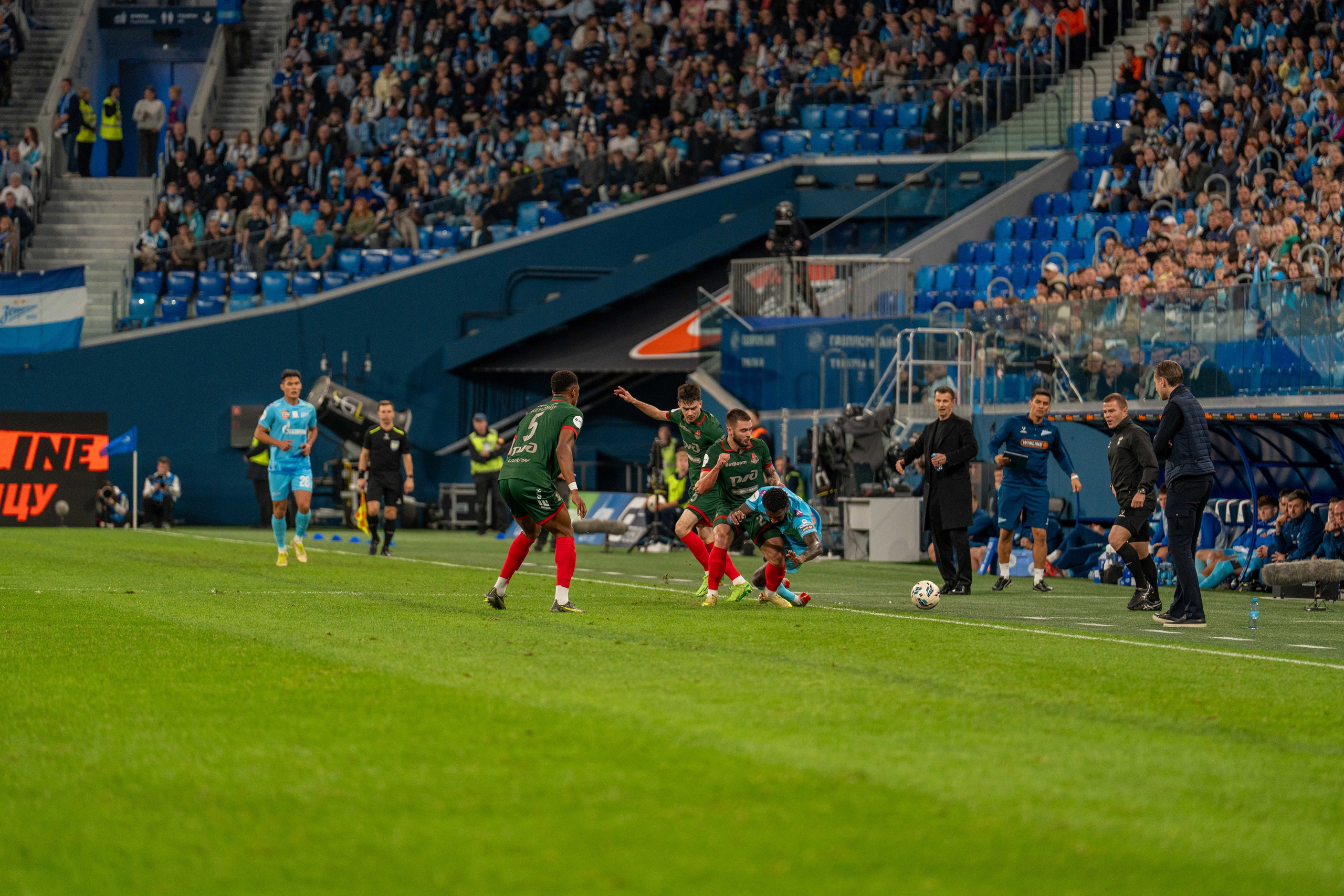 Зенит — Локомотив: фотогалерея 14-го тура РПЛ на Газпром Арене | Антон Гауф. Спортивный фотограф в Санкт-Петербурге | Антон Гауф