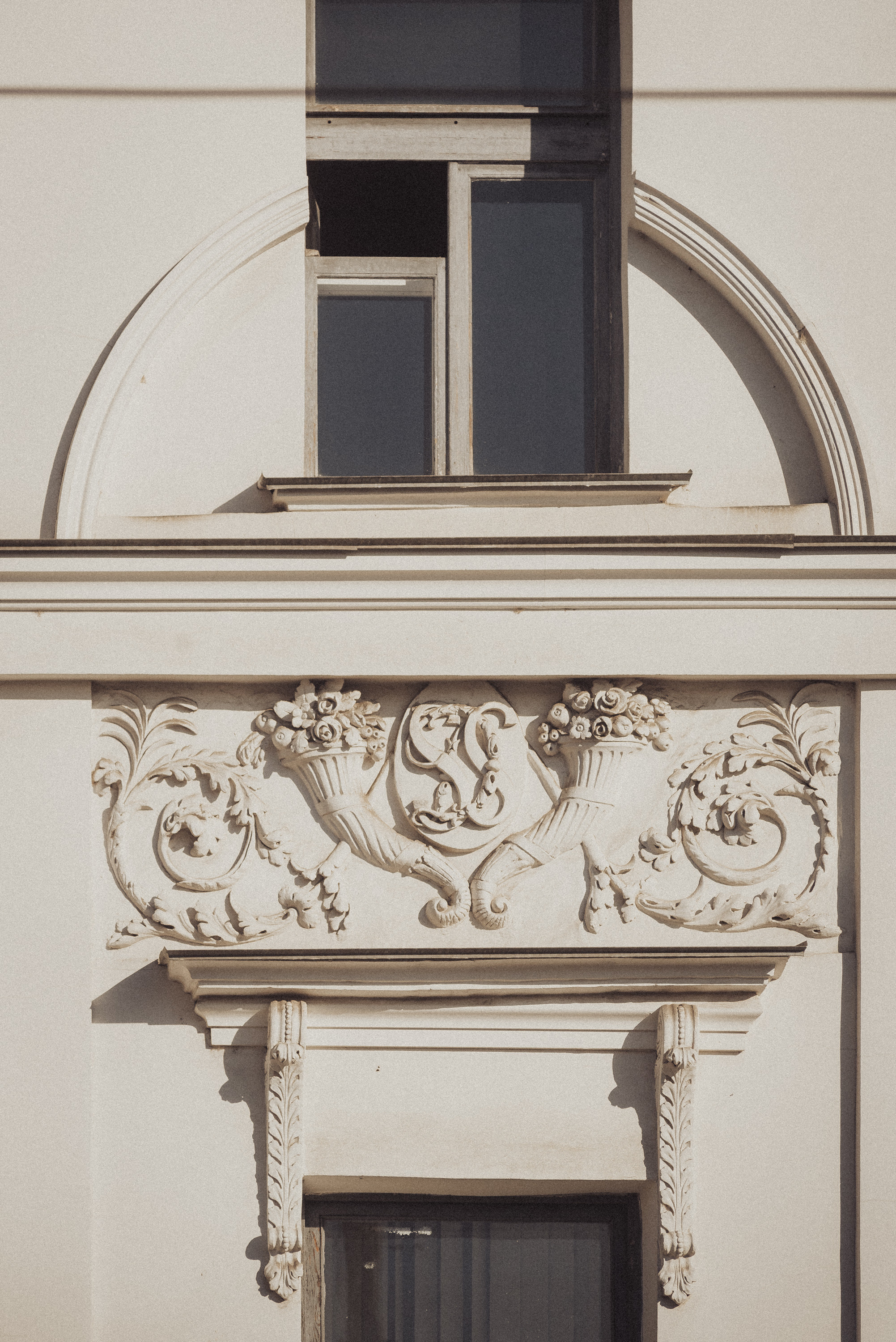 Проект #улицыгорода. Ярославль, ул. Комсомольская. Документальный фотограф Илья Тихановский