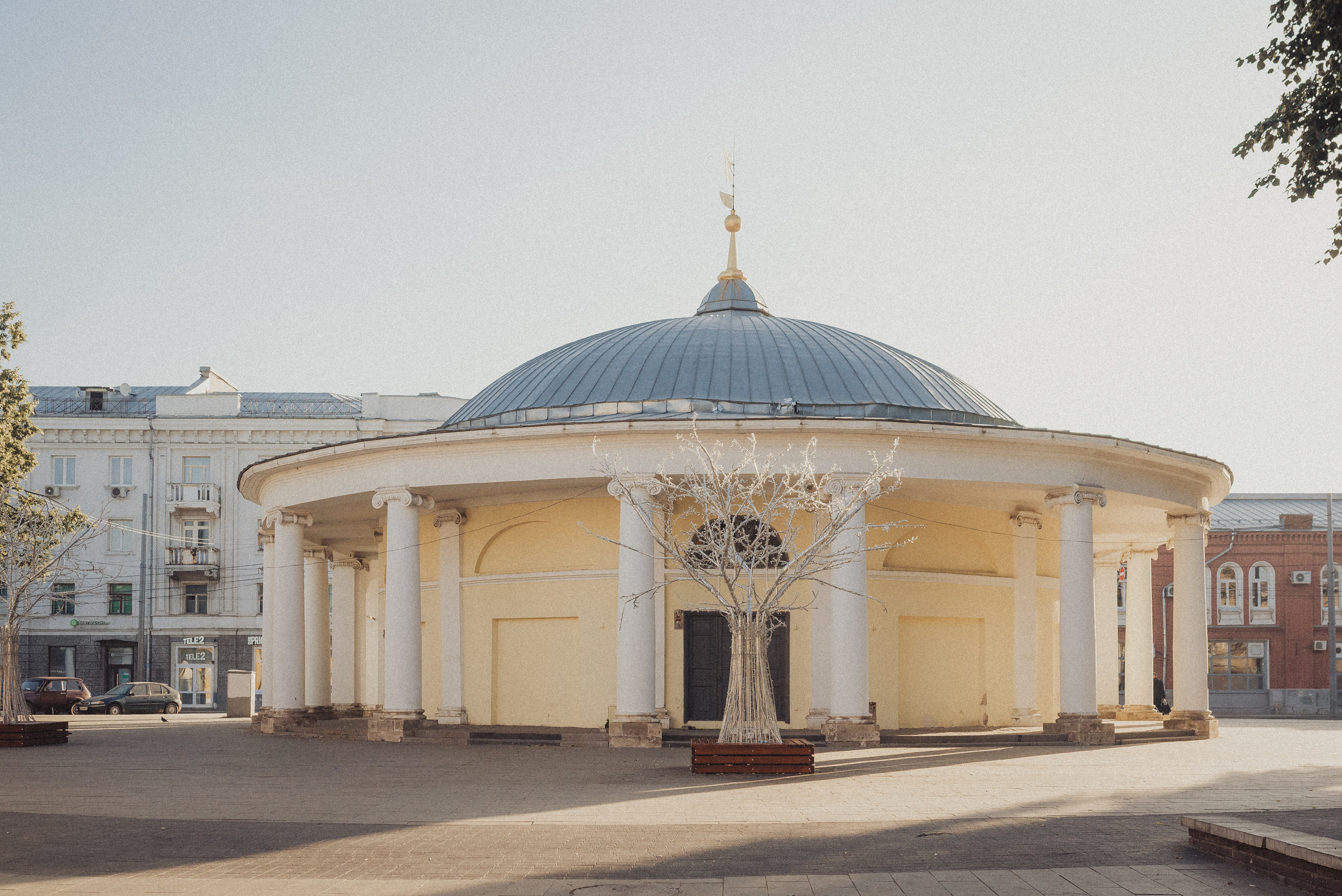 Проект #улицыгорода. Ярославль, ул. Комсомольская. Документальный фотограф Илья Тихановский