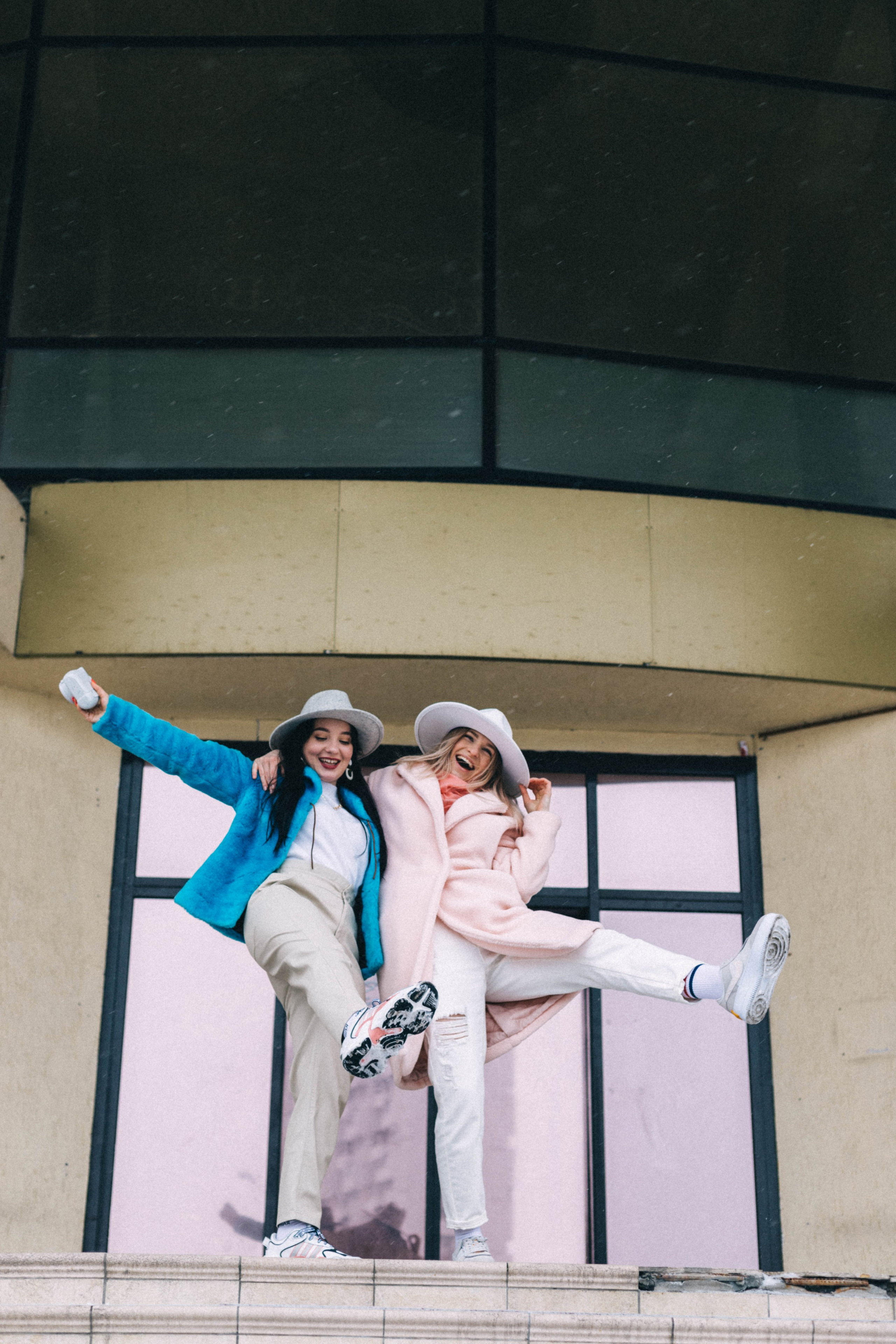 Две подруги. Фотограф в Минске Ира Сюбарева