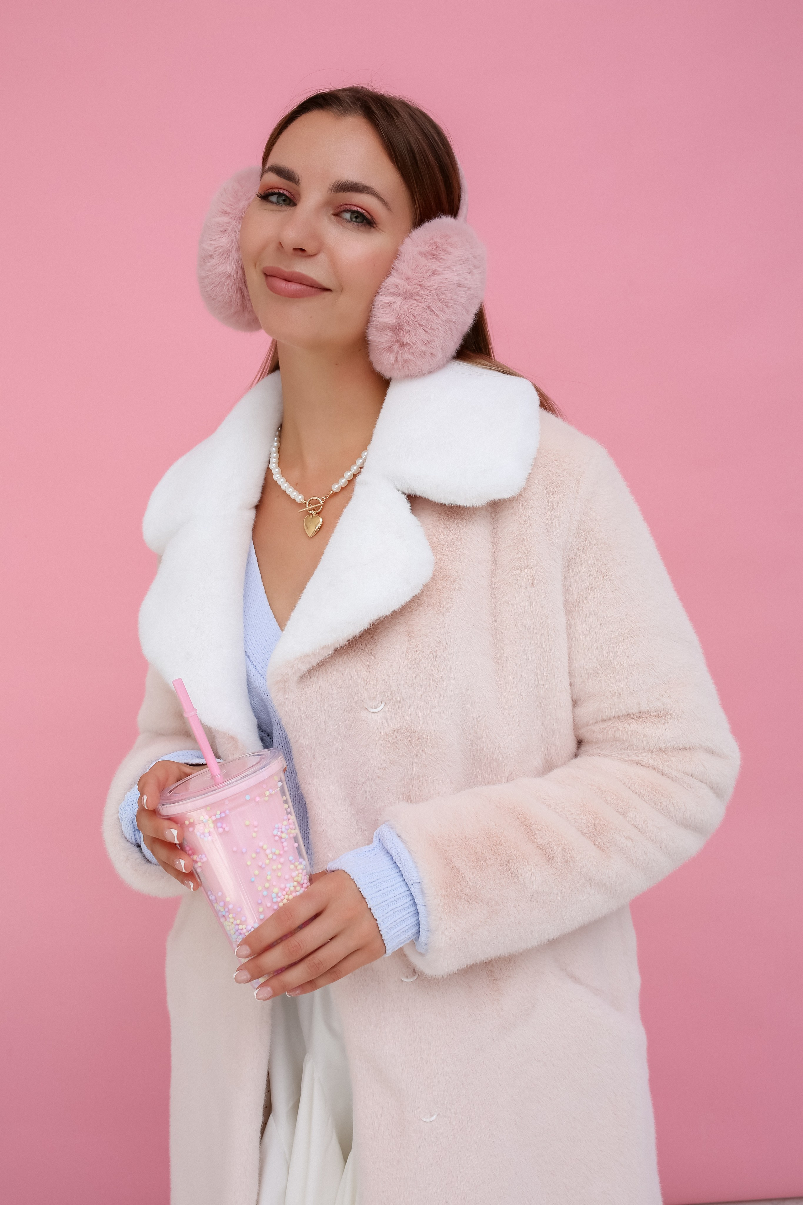 КАТАЛОГ ДЛЯ БРЕНДА ВЕРХНЕЙ ОДЕЖДЫ MISHKA. Бренд, контент фотограф в Волгограде Елена Даньшина