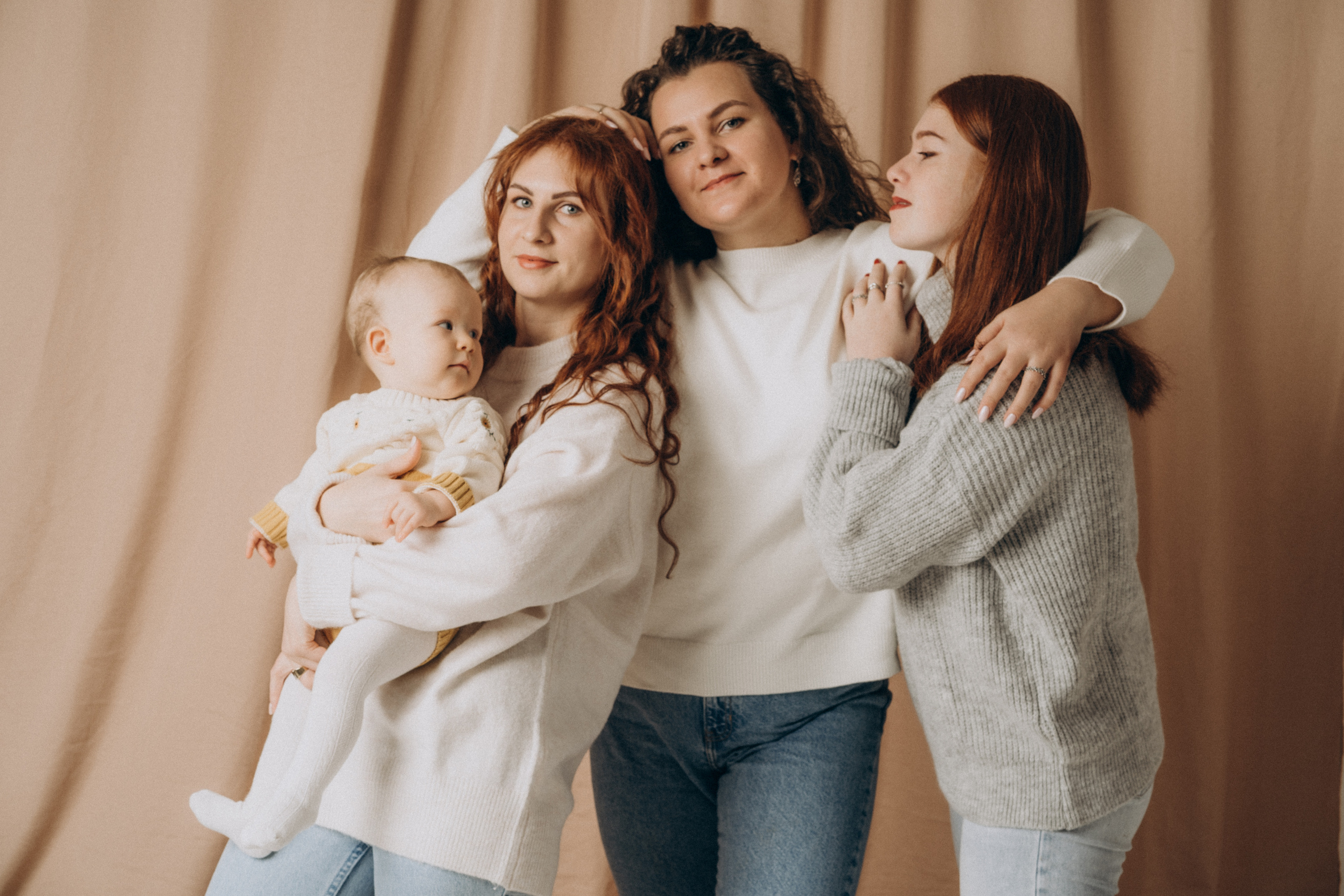 Сестры и малышка. Фотограф в Санкт-Петербурге Вера Пудовкина