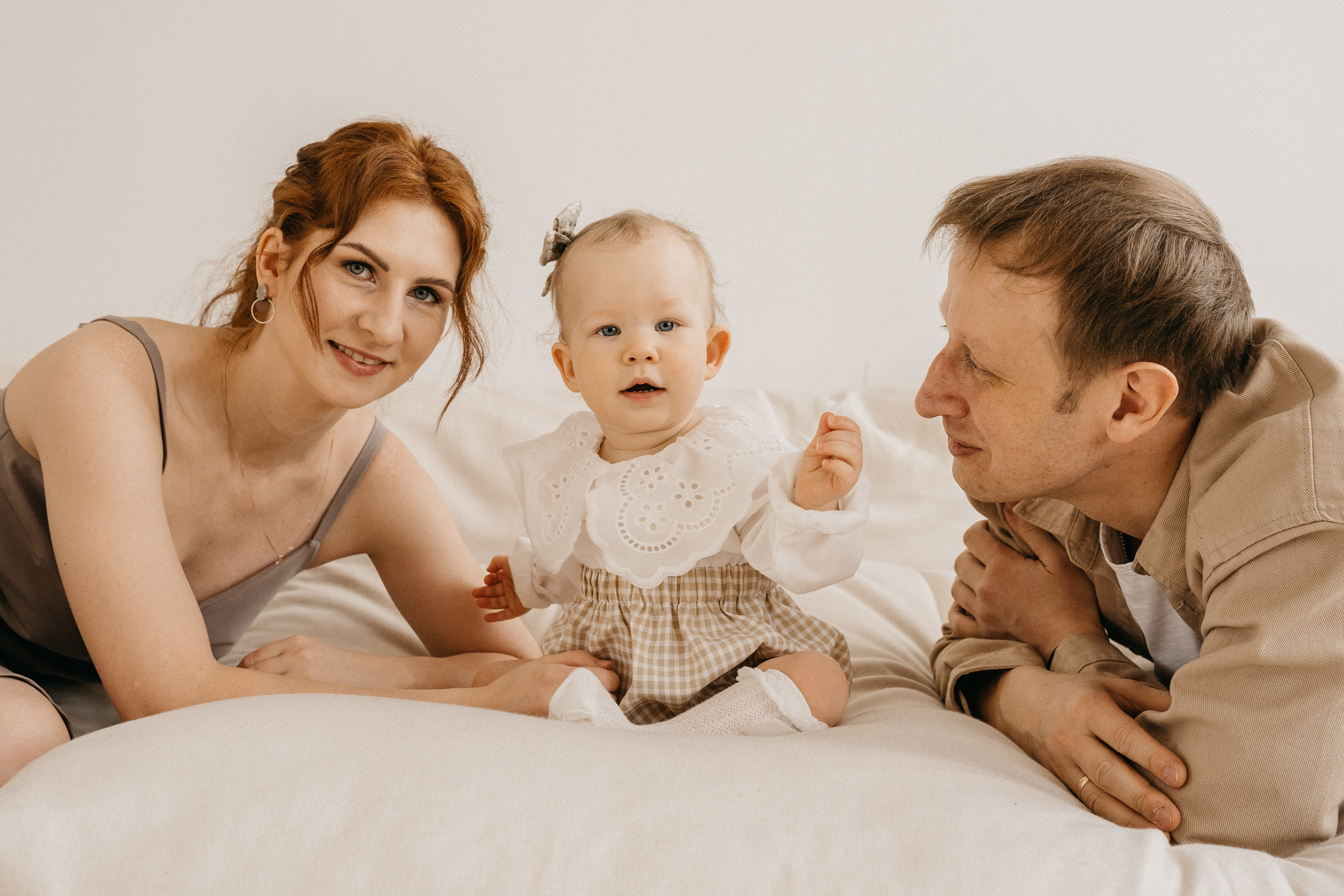 Аделина с папой и мамой. Фотограф в Санкт-Петербурге Вера Пудовкина