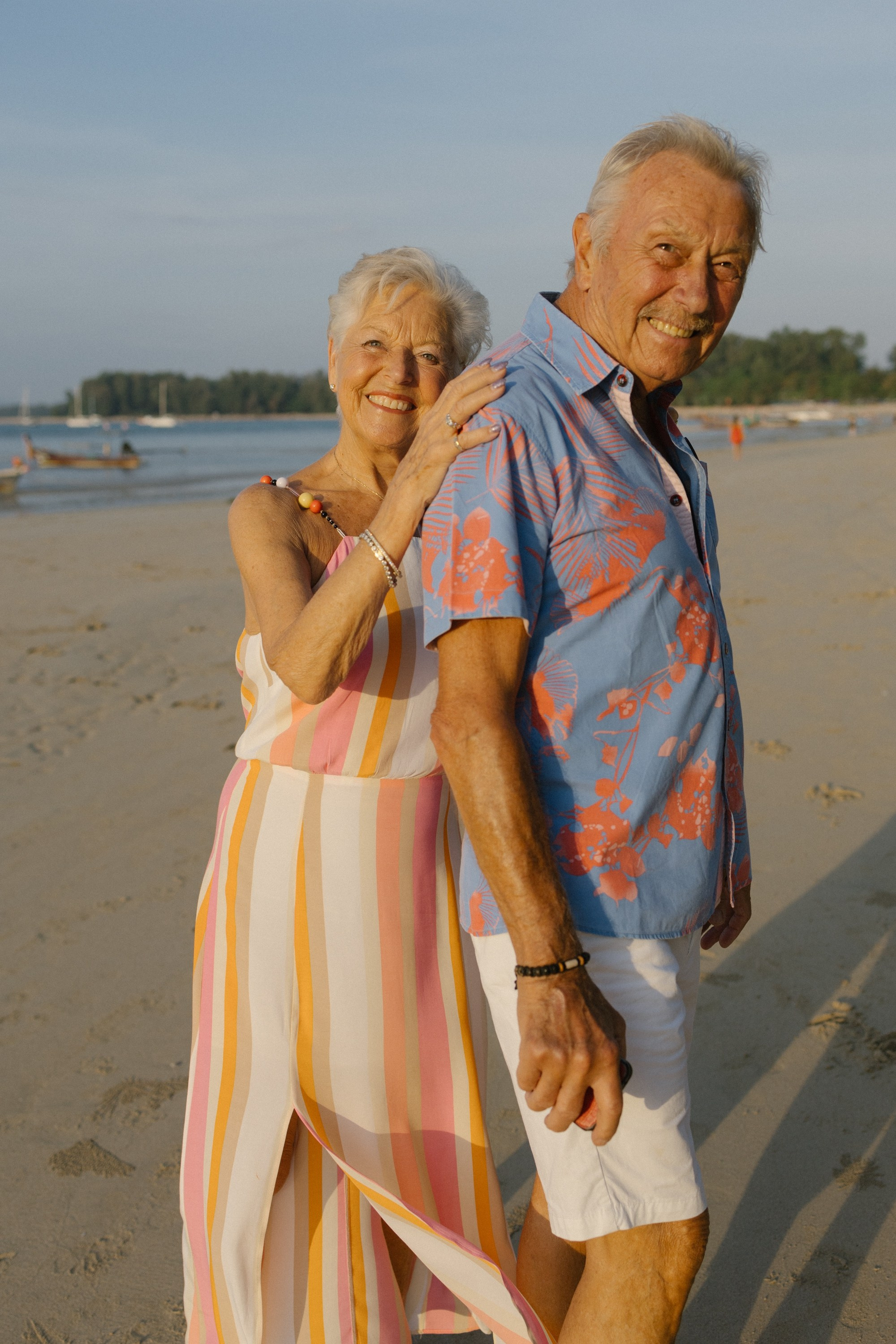 Family photoshoot in Phuket, Thailand. Fedor Lemeshko — Destination Wedding and Family Lifestyle photographer