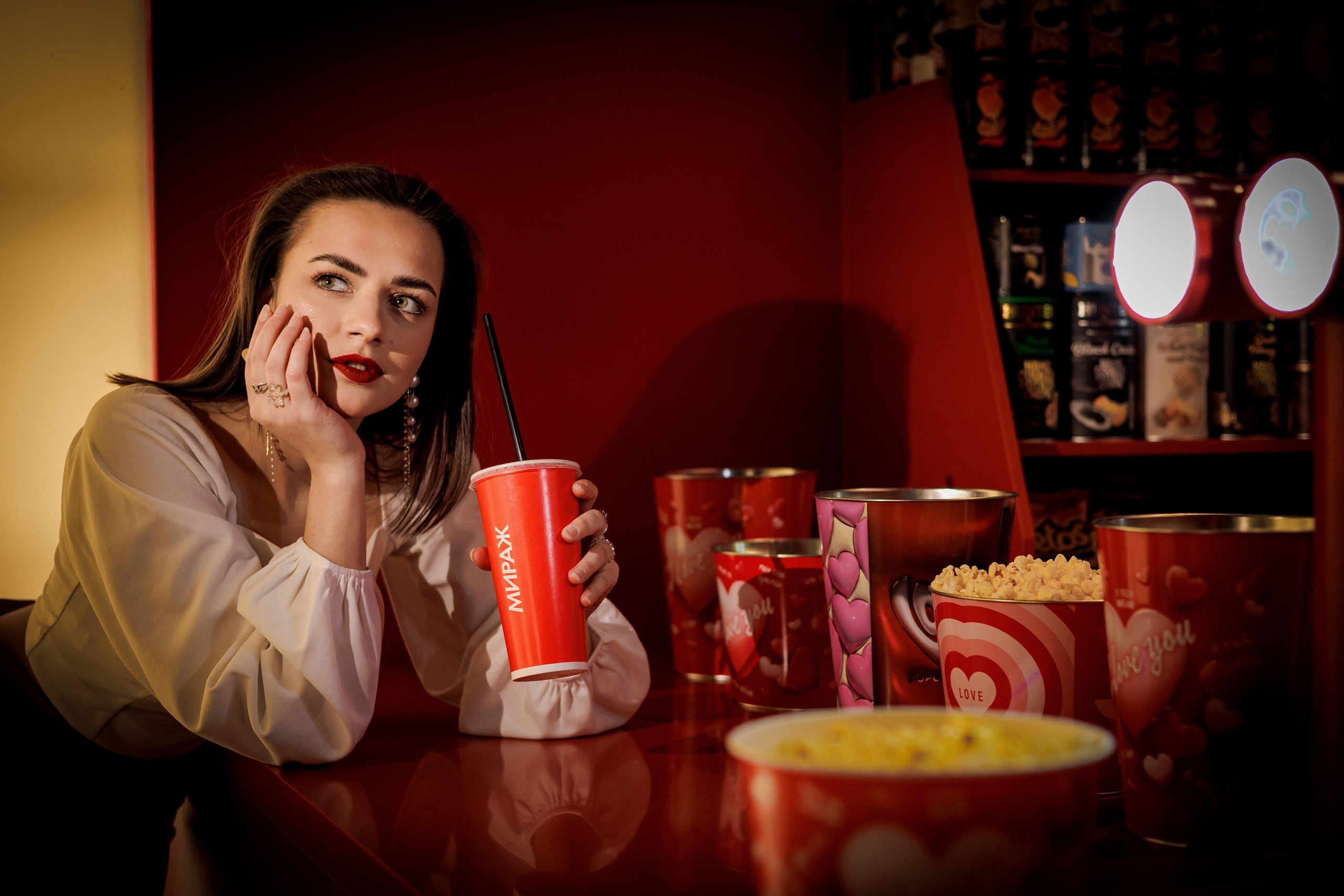 Алена. Фотосессия в кинотеатре Мираж. Портретный фотограф Панферова Регина г. Санкт-Петербург, г. Казань