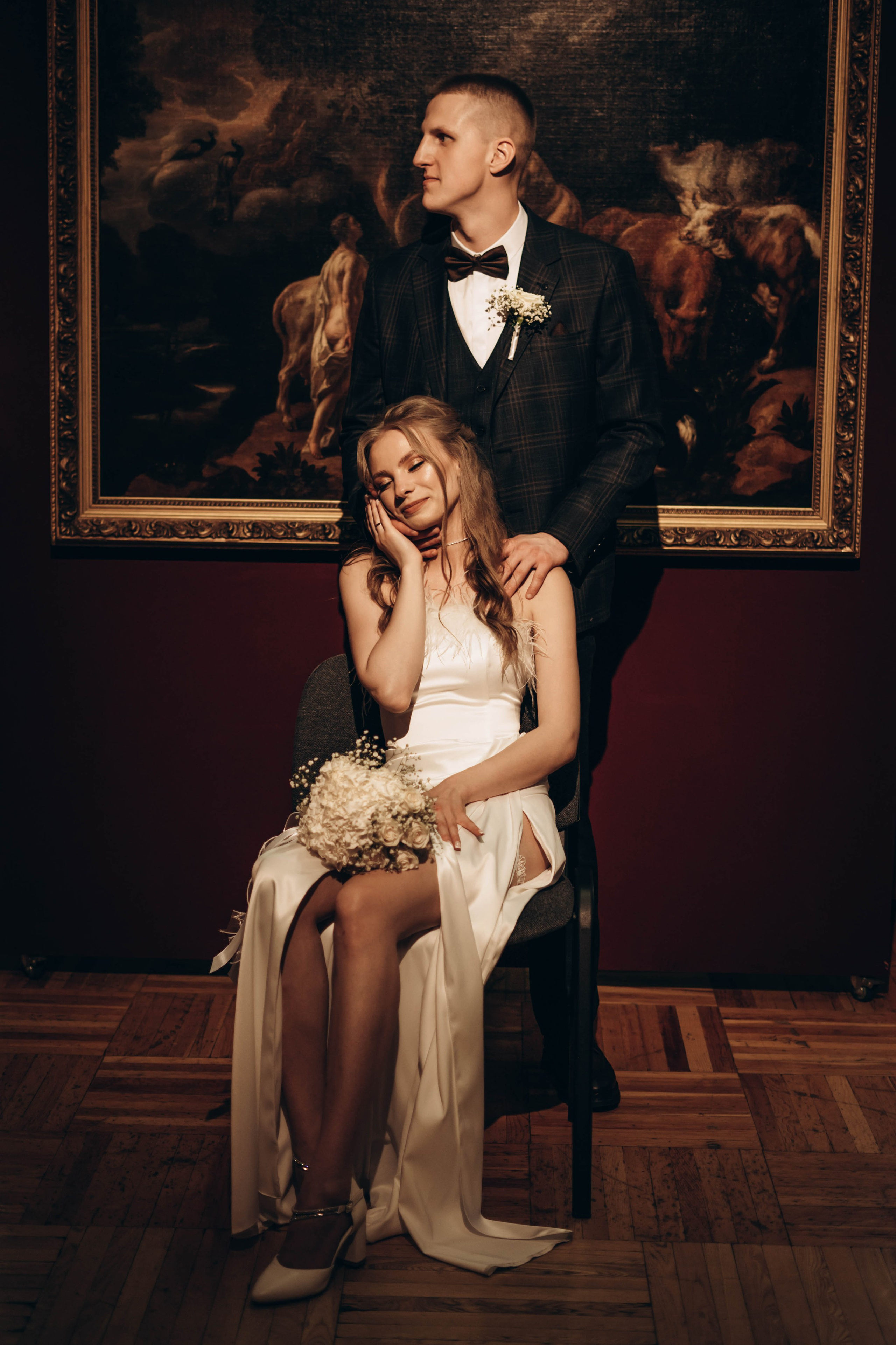 Ксюша и Леша: свадебная съемка в Художественном музее. Фотограф в Иркутске