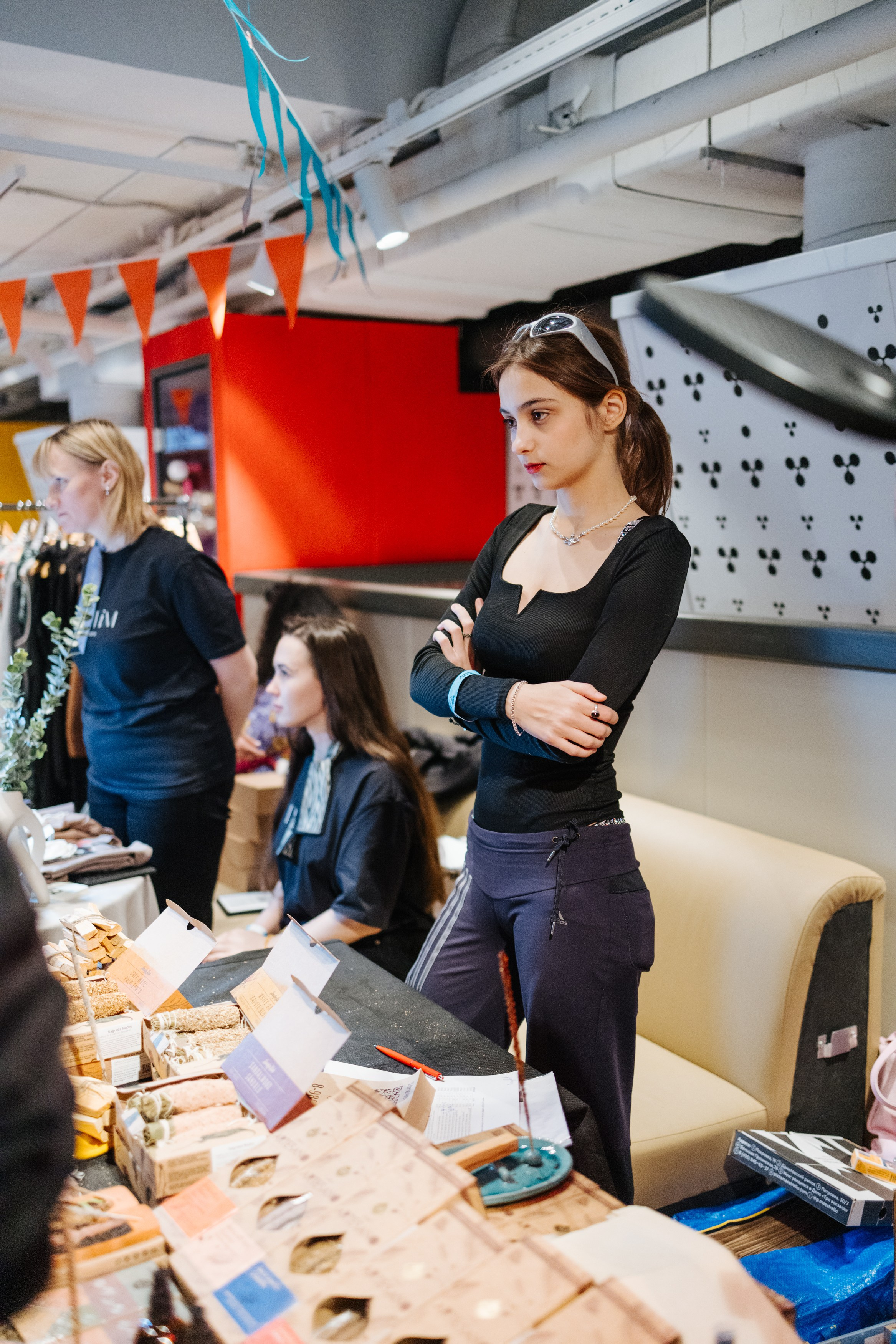 2–3 марта 2024 в пространстве «Три вокзала. Депо» / День 1 / фото Валерий Белобеев. Фотоотчеты «Ламбада-маркета»