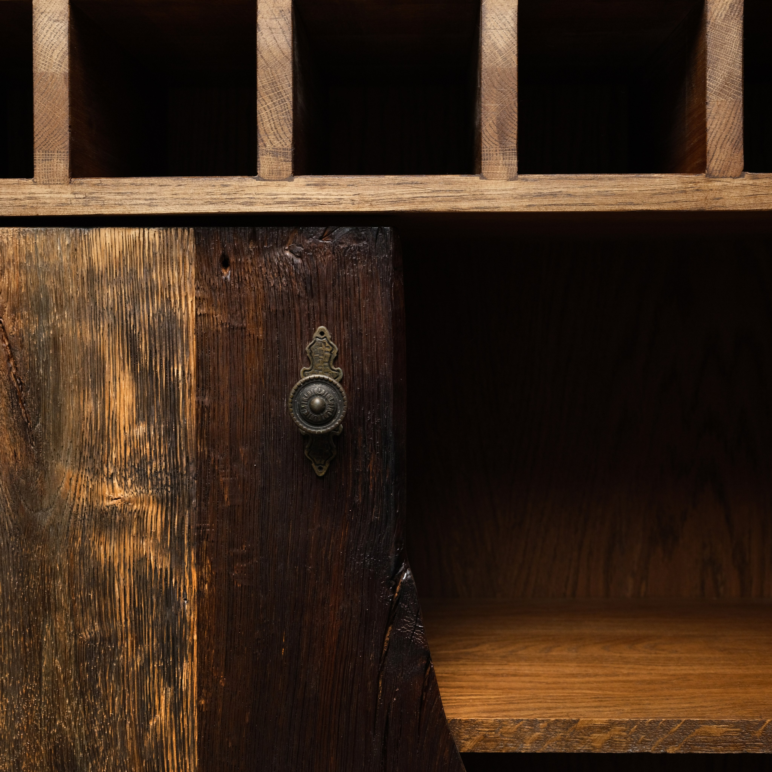 Винный шкаф 198.000. Комплект контора