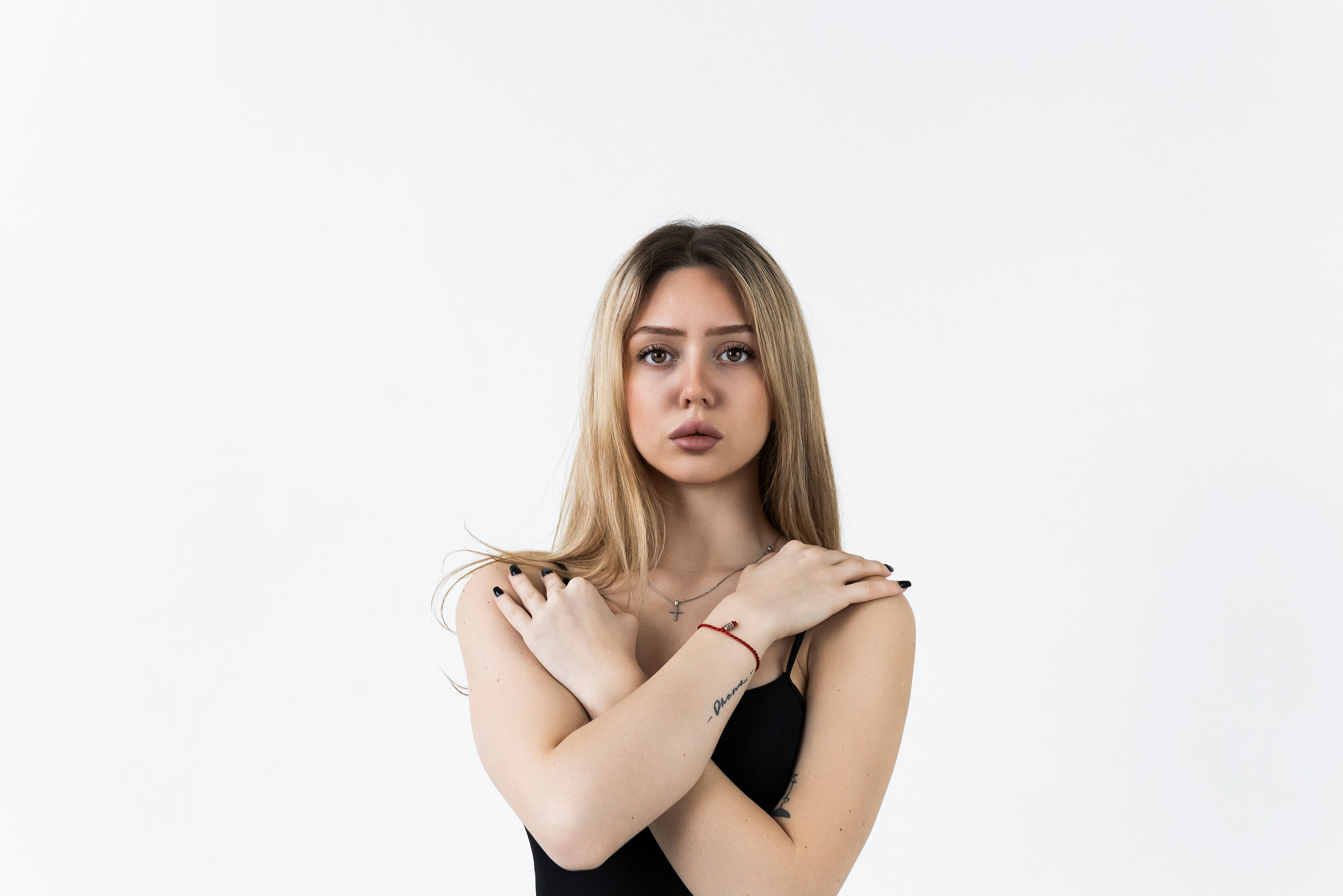 Женский портрет на циклораме