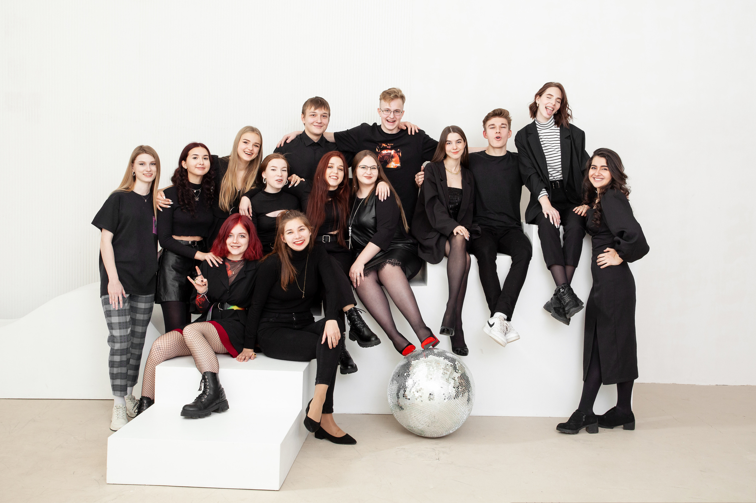 Групповой портрет в классе. Forteens Выпускные альбомы в Нижнем Новгороде