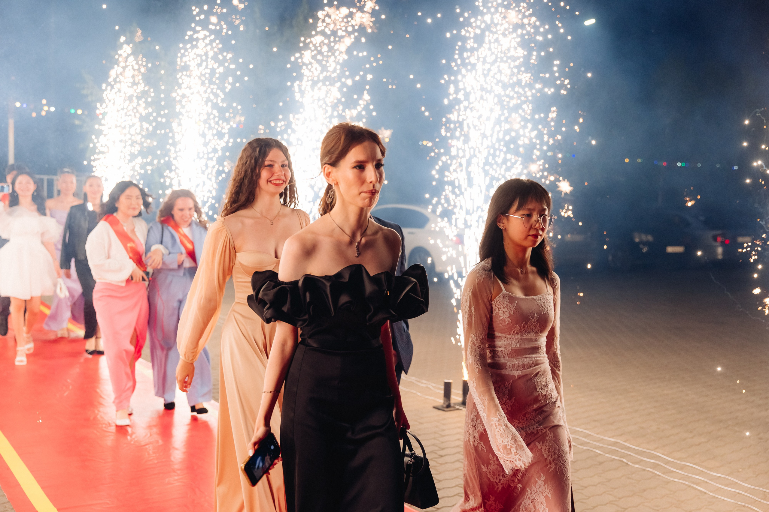 Выпускной вечер. 49 школа. Баран на корове. Свадебный и семейный фотограф в Улан-Удэ