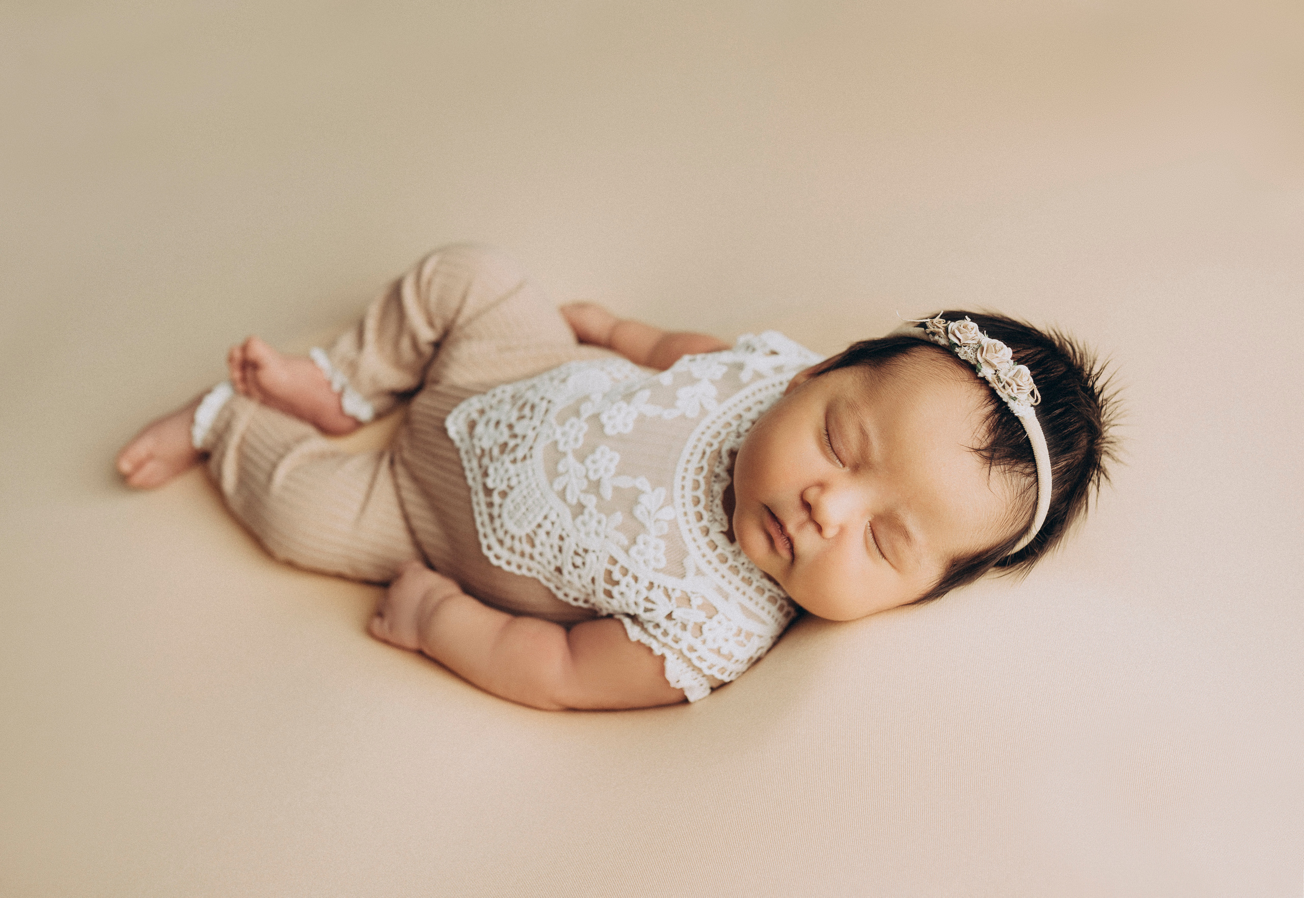 Айза 23 дня. Фотограф новорожденных в Москве Щелково и МО Ангелина Энговатова