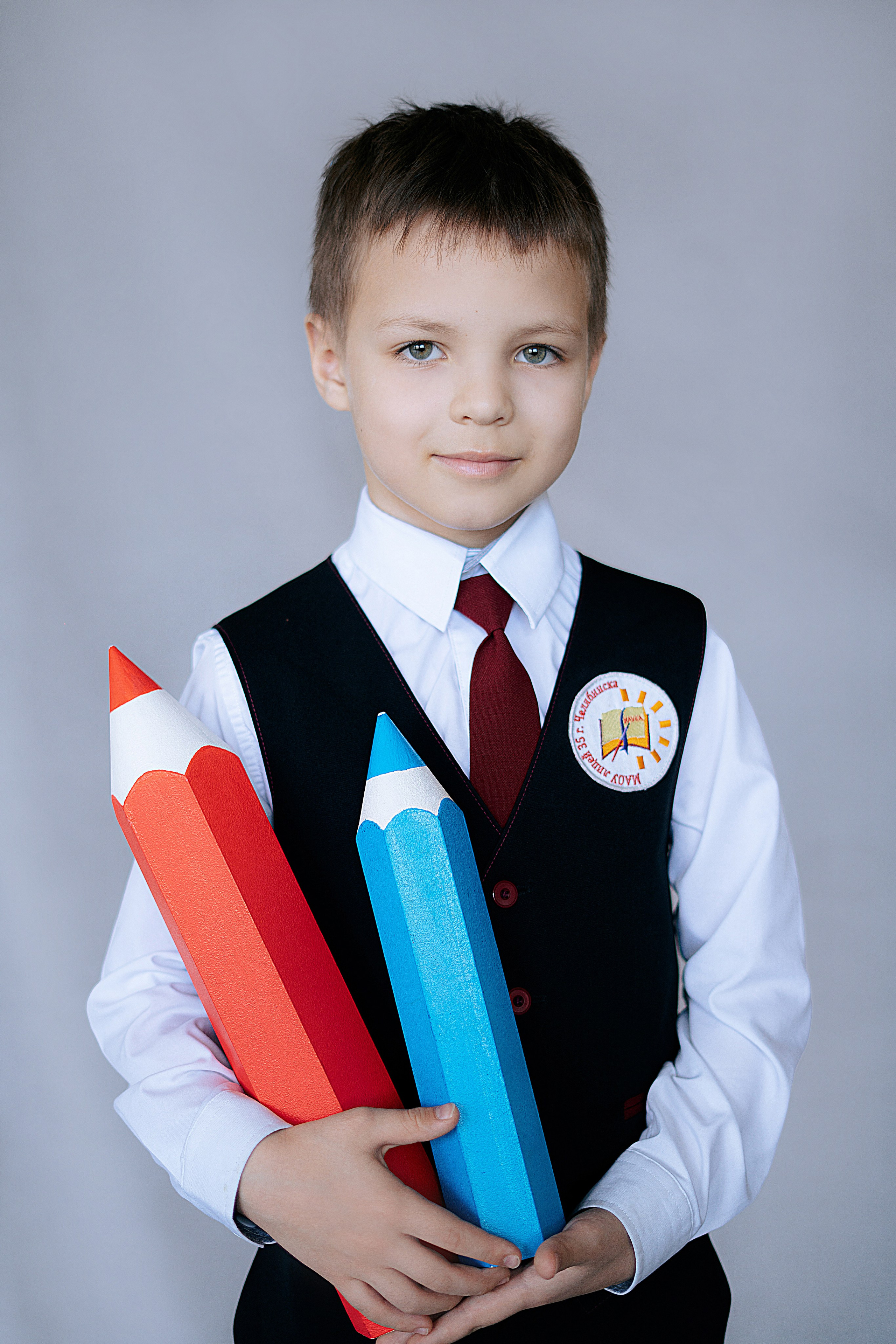 Школьные портреты. Школьный фотограф в Челябинске. Выпускные фотоальбомы